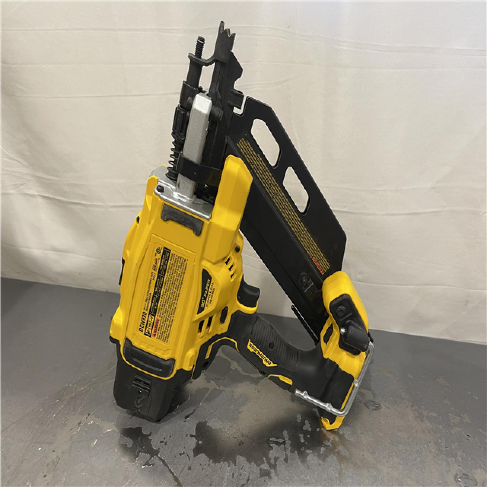 AS-IS - DEWALT 20V 30 Degree Cordless Framing Nailer