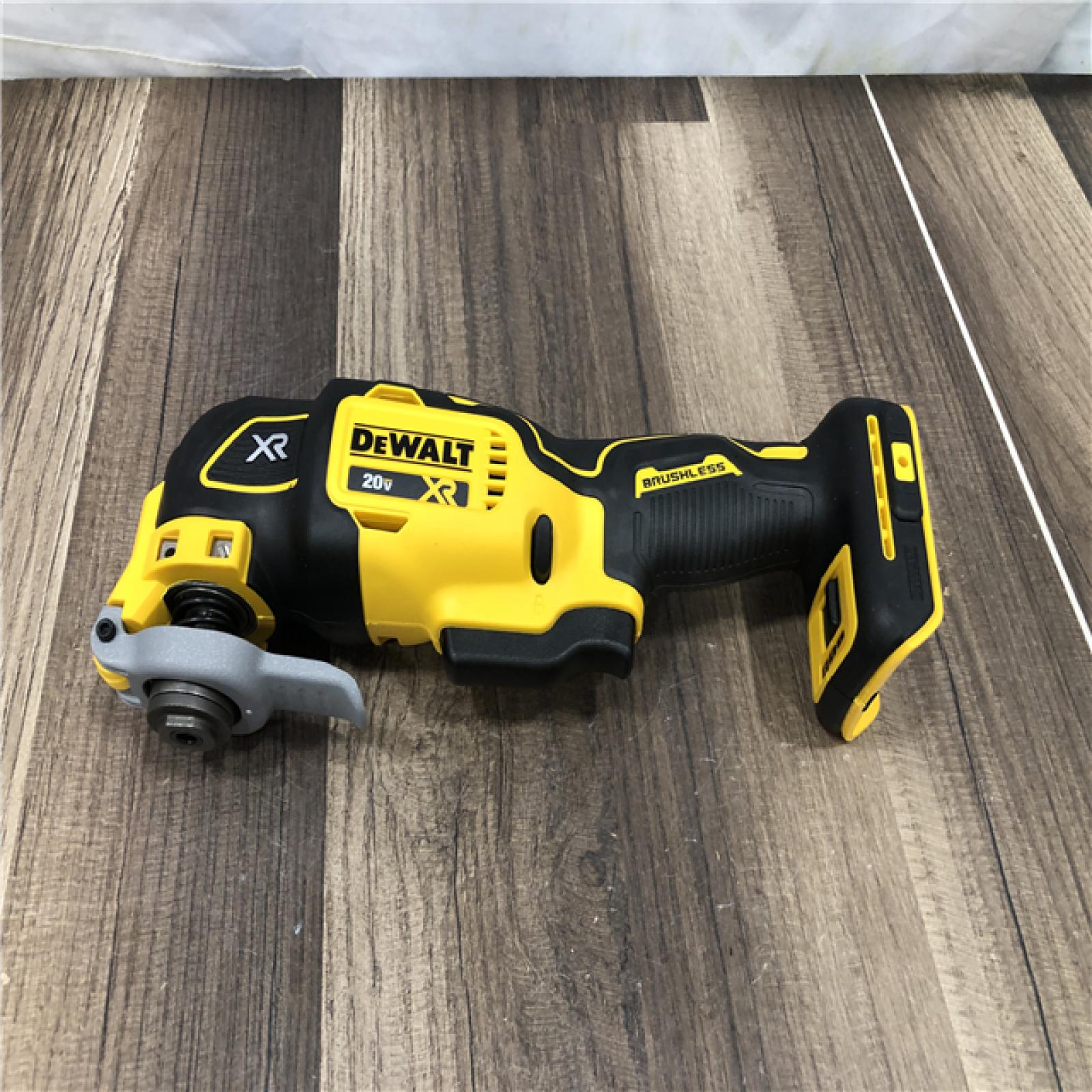 AS-IS DEWALT 20V MAX XR Cordless Brushless 3-Speed Oscillating Multi Tool (Tool Only)