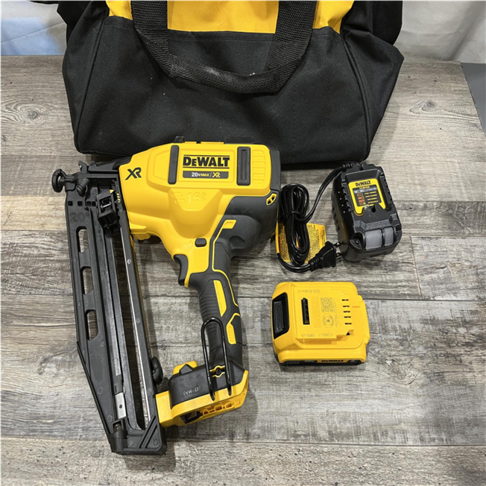 AS-IS DEWALT 20V MAX XR 16-Gauge Electric Cordless Angled Finishing Nailer Kit
