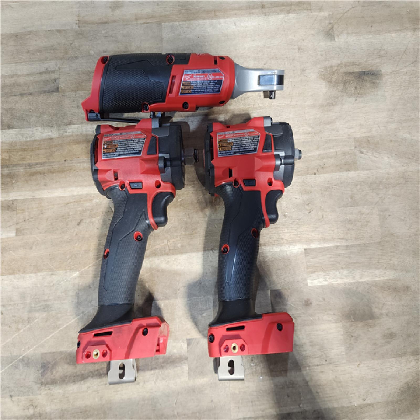 HOUSTON LOCATION - AS-IS MILWAUKEE 3 TOOL COMBO KIT W/ (2) BATTERY & CHARGER