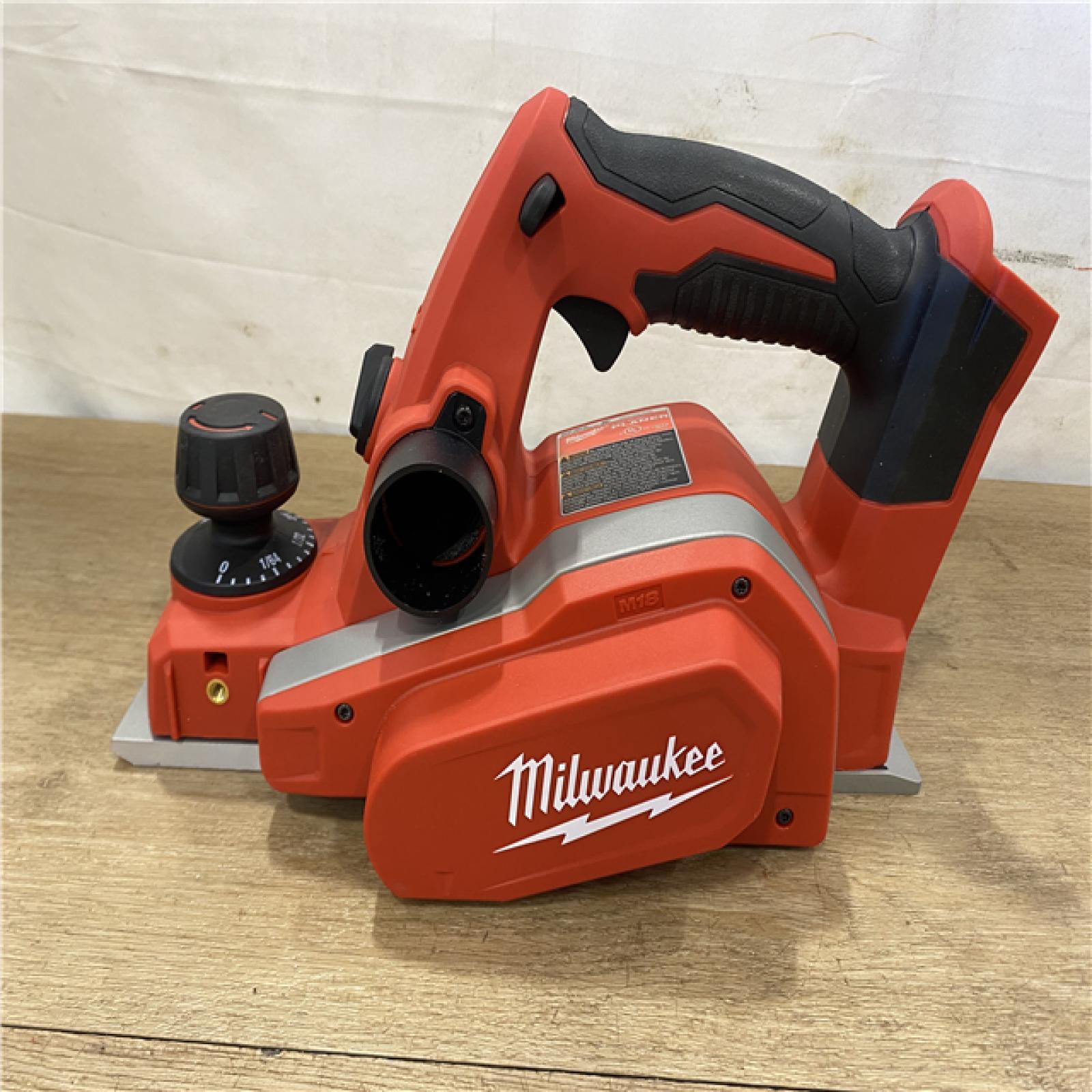 AS-IS Milwaukee 18V Lithium-Ion Cordless 3-1/4 in. Planer (Tool-Only)