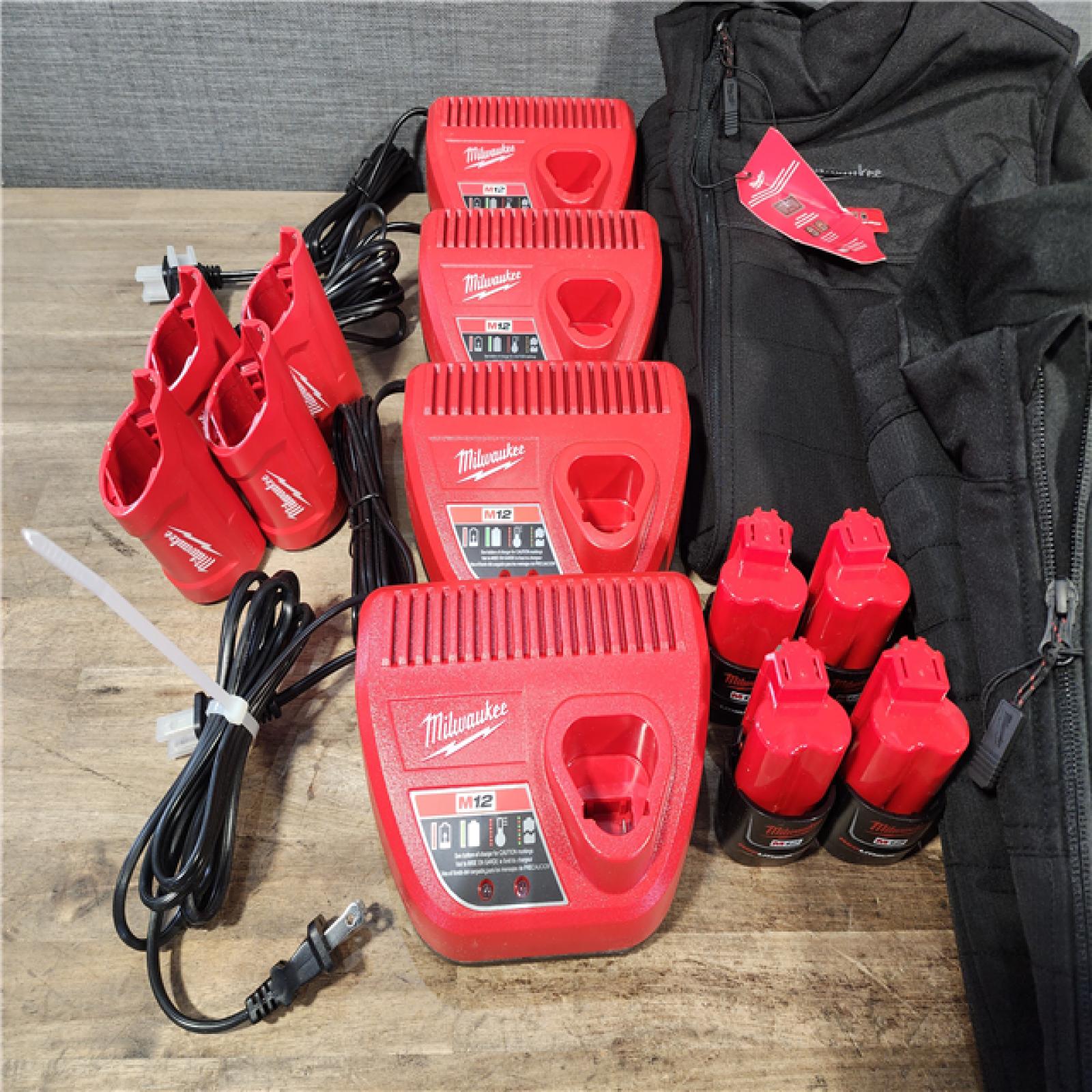 HOUSTON LOCATION - AS-IS MILWAUKEE 4 HEATED CLOTHING COMBO KIT