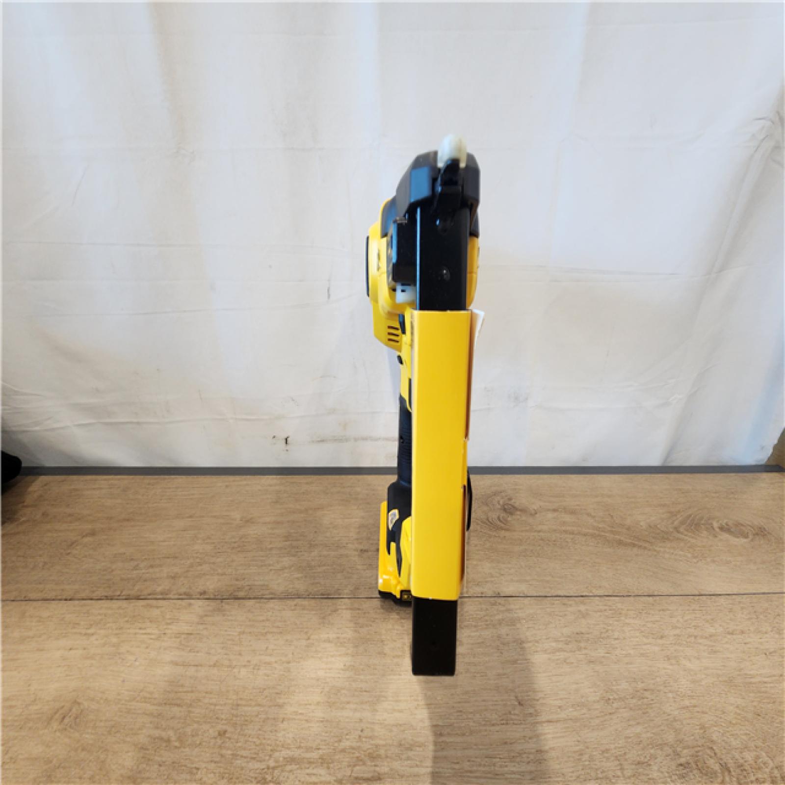 AS-IS- DEWALT DCN681D1 20V 18Ga Stapler Kit