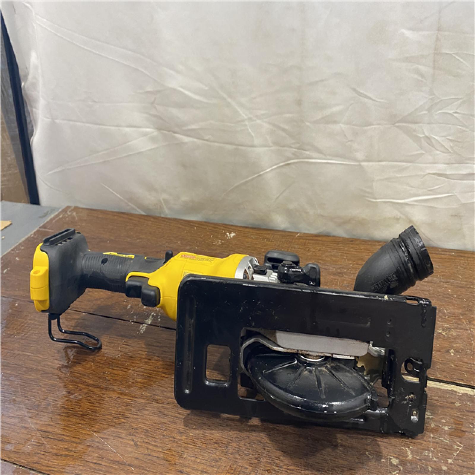 AS-IS DEWALT ATOMIC 20V MAX Cordless Brushless 4-1/2 in. Circular Saw (Tool Only)