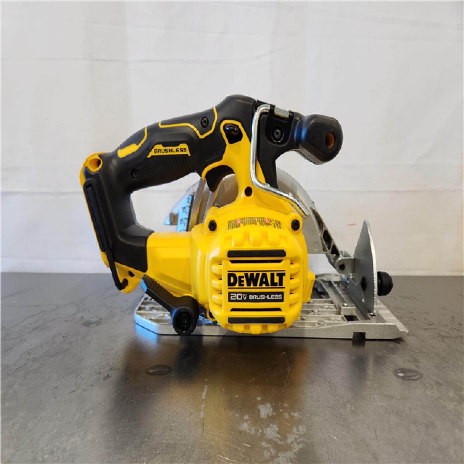 AS-IS- DeWALT DCS565B 20V Max Brushless 6.5   Cordless Circular Saw