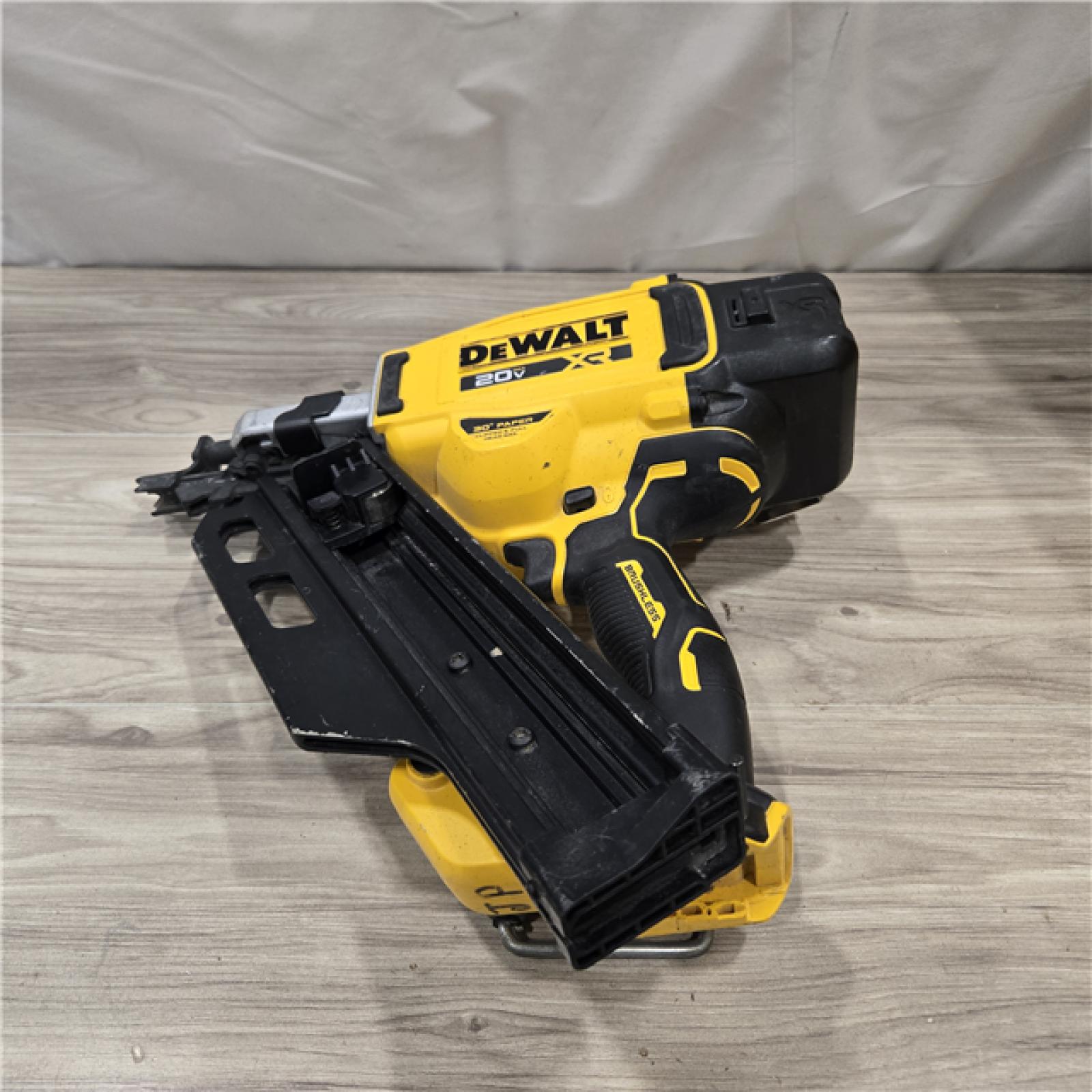 AS-IS DEWALT 20V 30 Degree Cordless Framing Nailer (Tool-Only)
