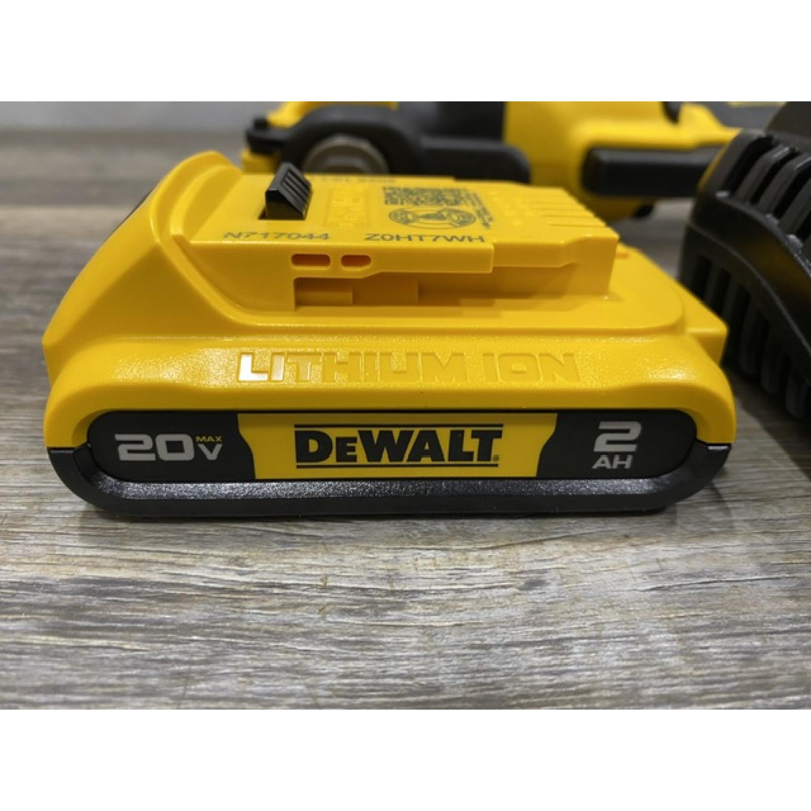 AS-IS DEWALT ATOMIC 20V MAX Cordless Brushless Oscillating Multi Tool Kit