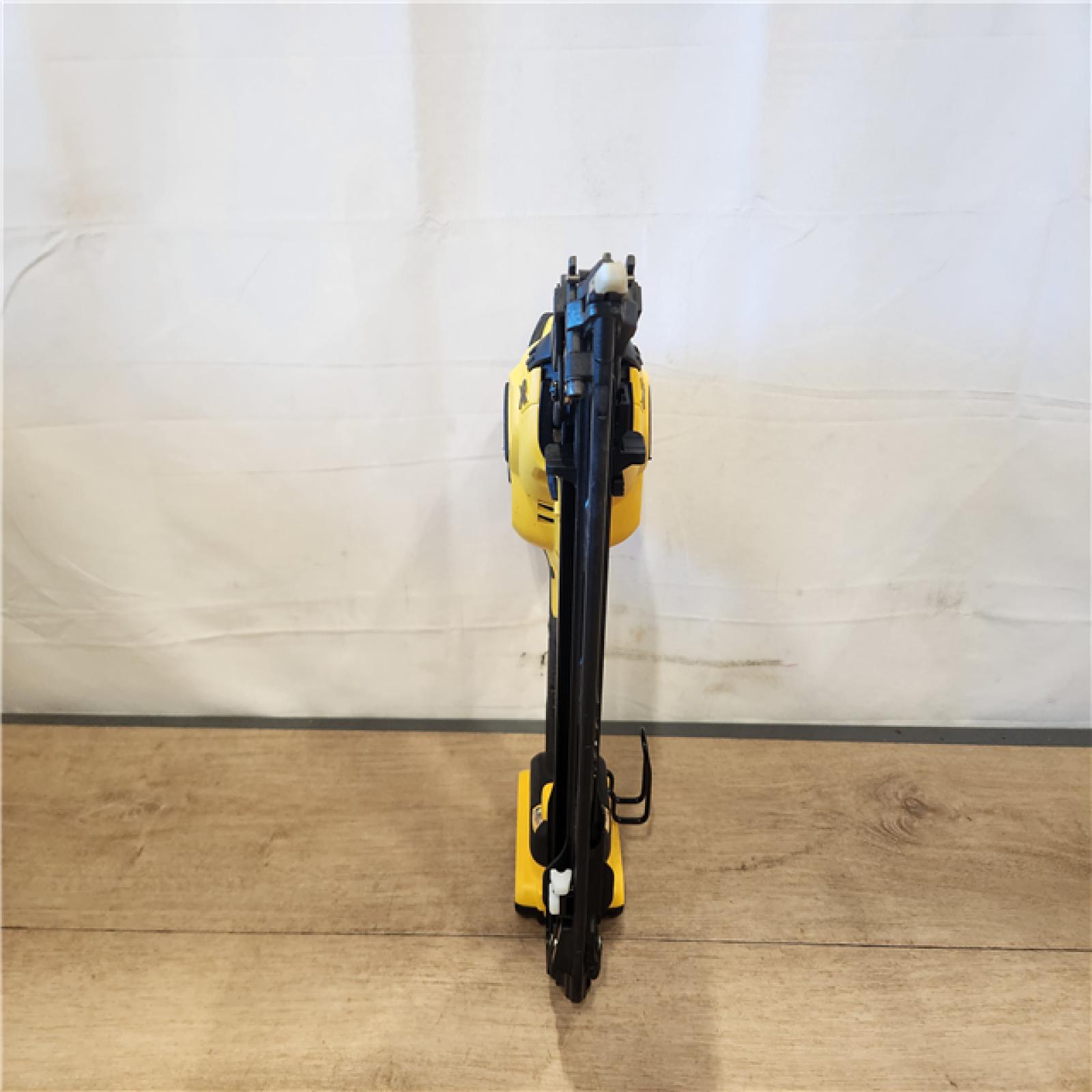 AS-IS- DEWALT 20V MAX XR 15 Ga. Cordless 34 Deg Nailer 20 V