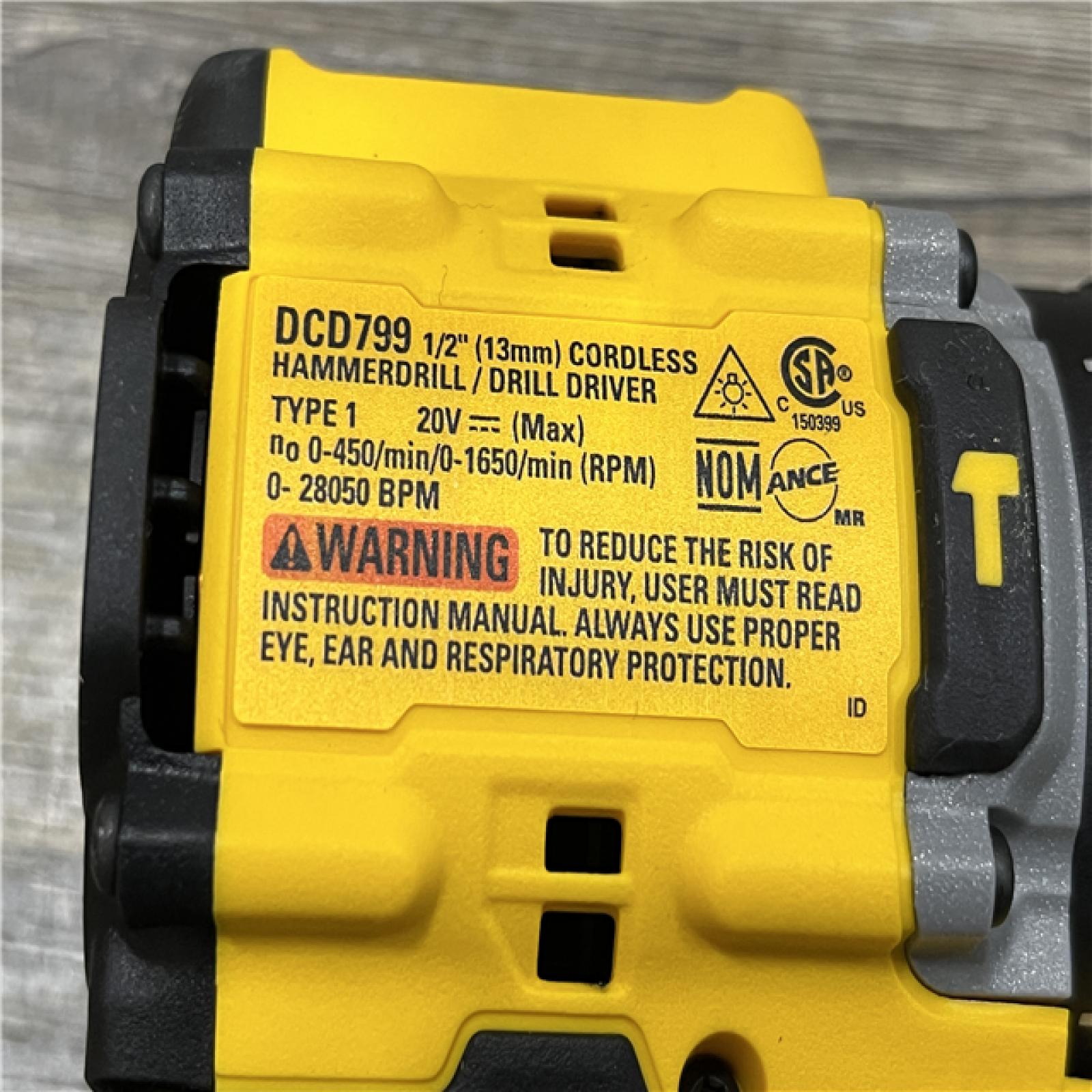 AS-IS DEWALT ATOMIC 20V Cordless 1/2 in. Compact Hammer Drill Kit