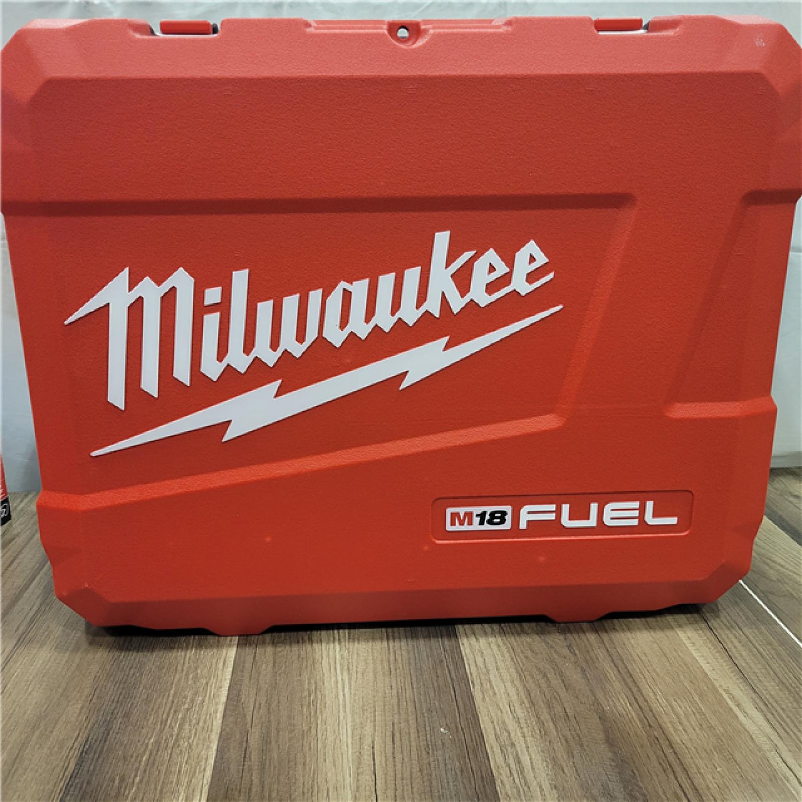 LIKE NEW! Milwaukee 2717-22HD 18V Cordless 1 9/16  SDS Max Rotary Hammer Kit
