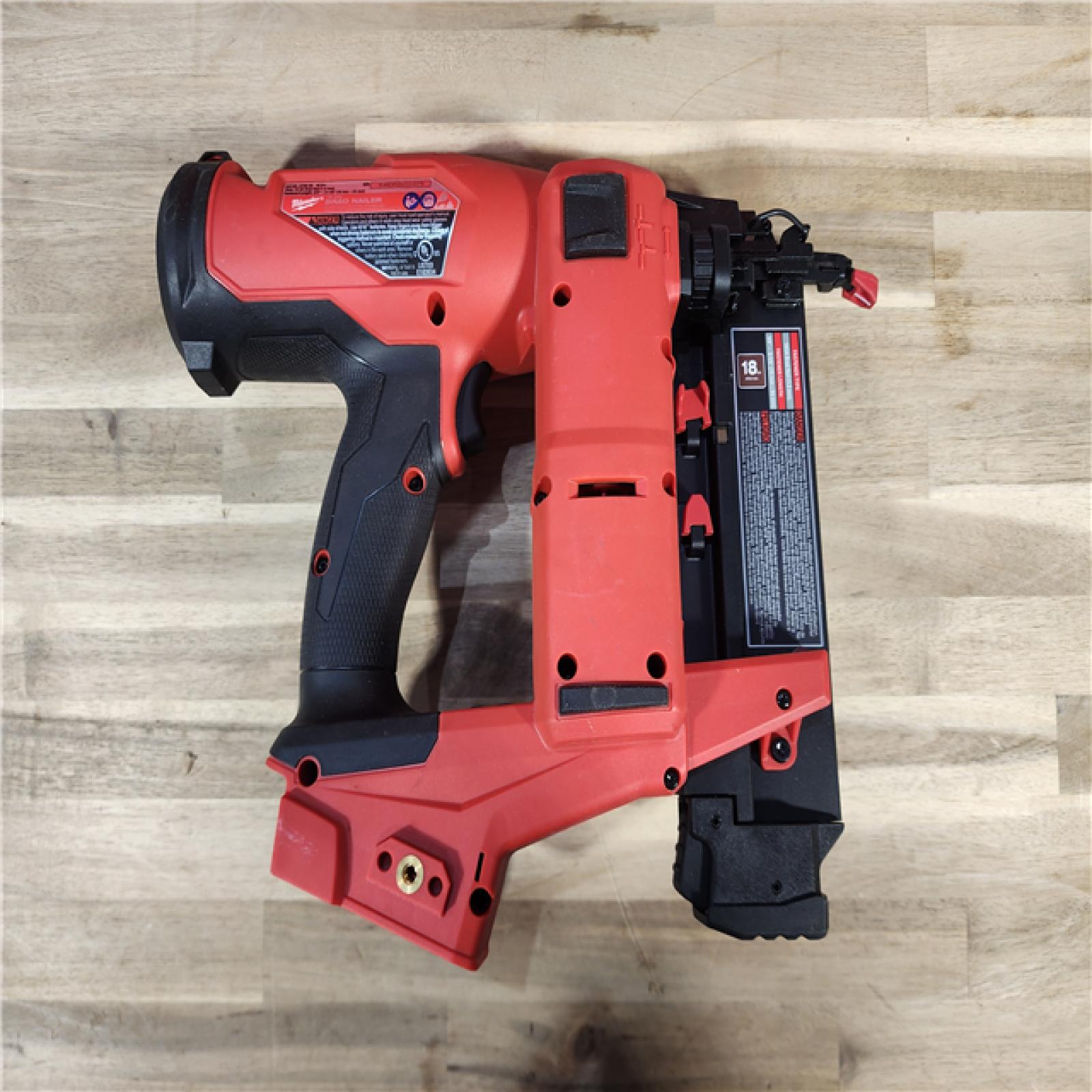 HOUSTON LOCATION - AS-IS Milwaukee M18 Fuel 18V Brushless 18-Gauge Brad Nailer 2746-20 (Bare Tool)