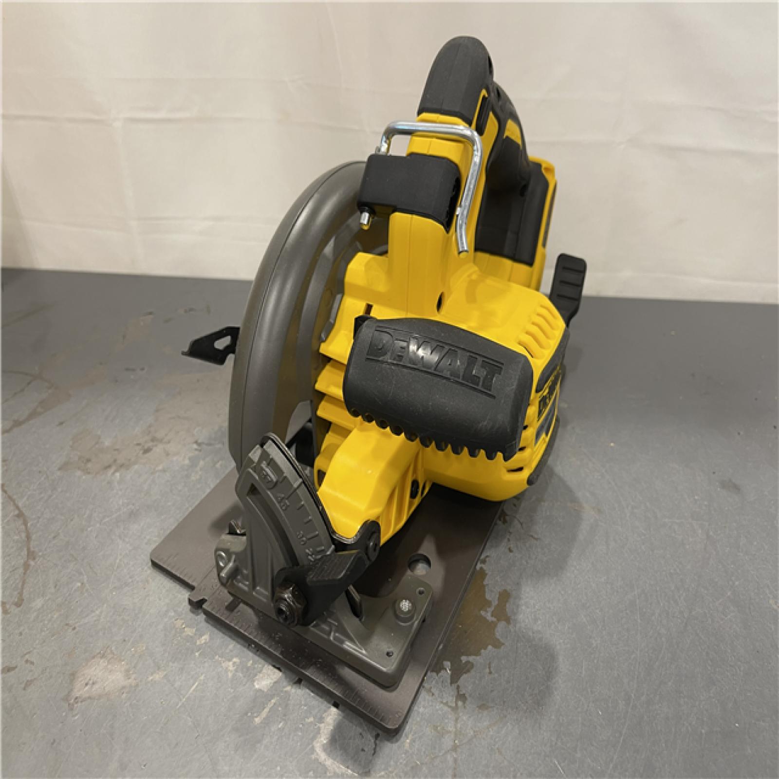 AS-IS - DeWALT Flexvolt Max 7-1/4 60V Brushless Circular Saw