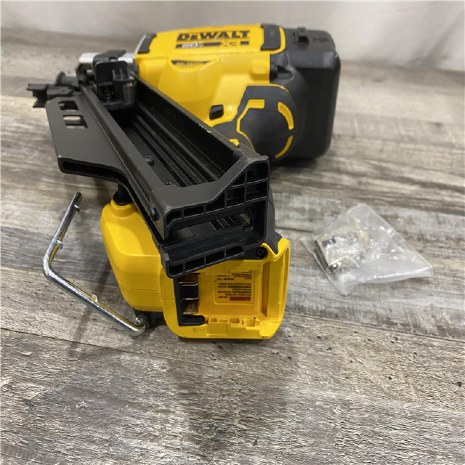 AS-IS DEWALT 20V 30 Degree Cordless Framing Nailer (Tool-Only)