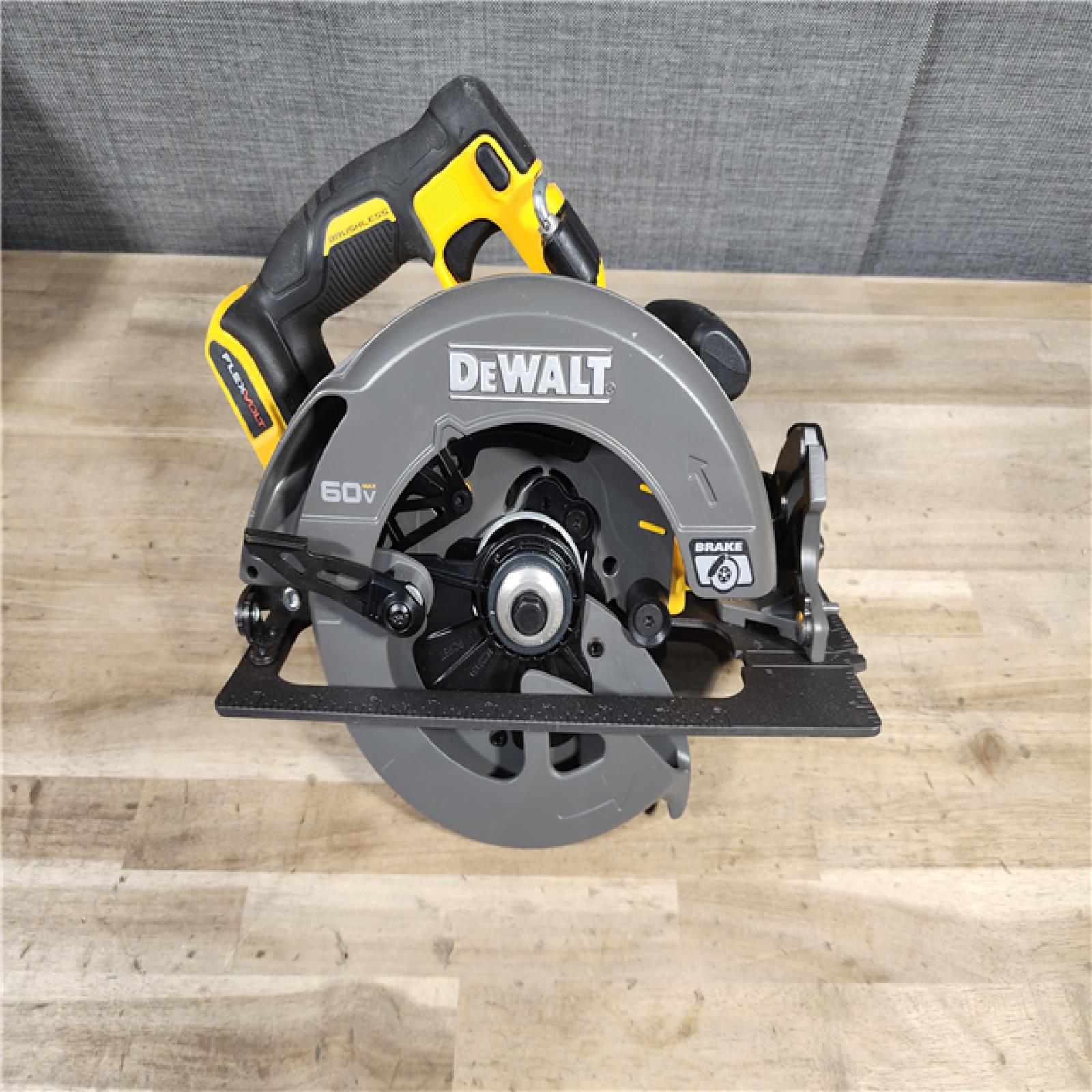 HOUSTON LOCATION - AS-IS DeWALT Flexvolt Max 7-1/4  60V Brushless Circular Saw (Tool Only)