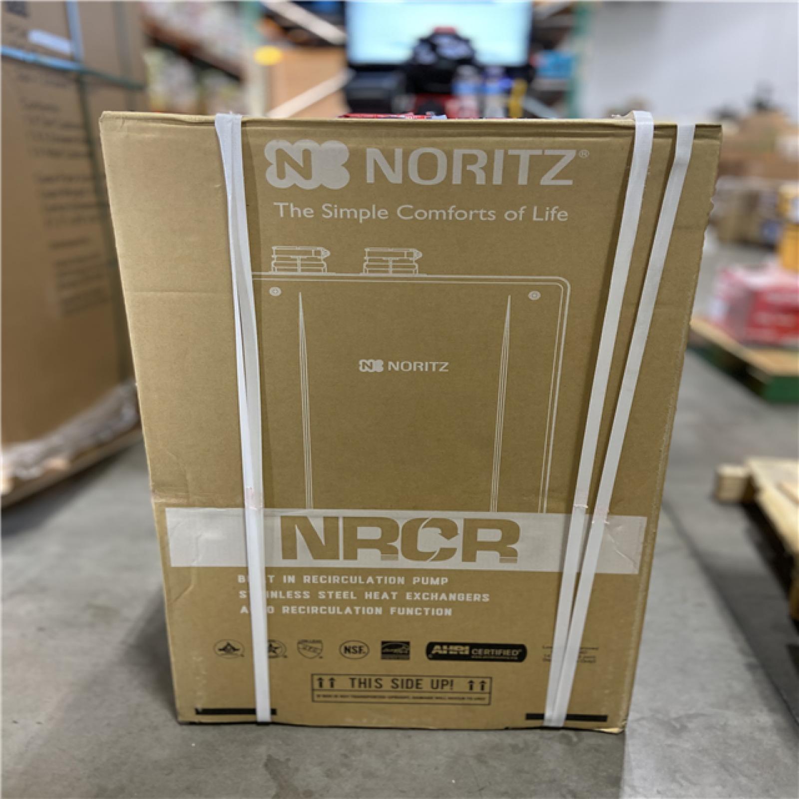 DALLAS LOCATION - 9.2 GPM Residential Indoor/Outdoor Built-In Recirculation Pump  Natural Gas Tank