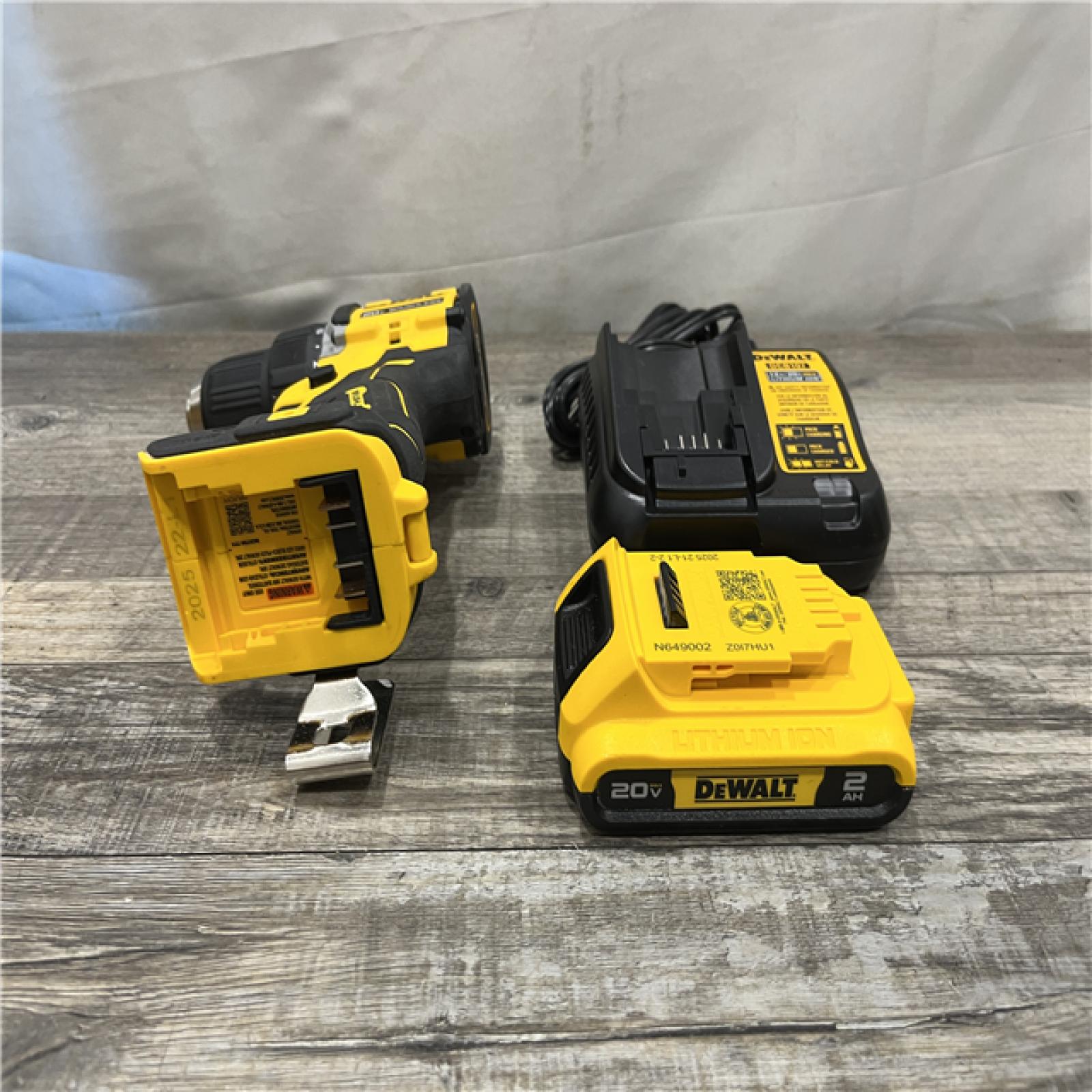 AS-IS DEWALT Atomic 20V Lithium-Ion Cordless Compact 1/2 in. Drill/Driver Kit