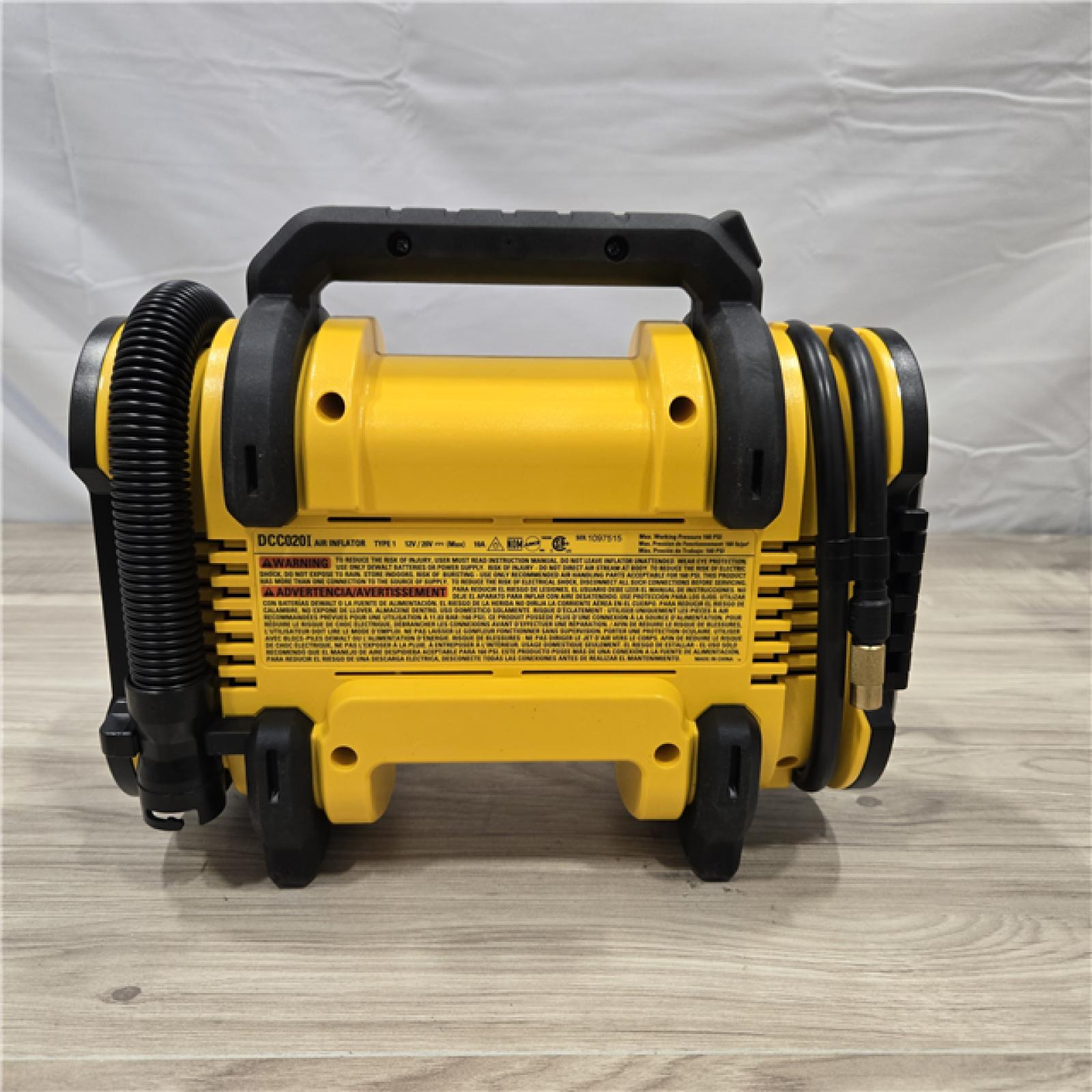 LIKE NEW! - DEWALT  20V MAX Inflator (Tool Only)