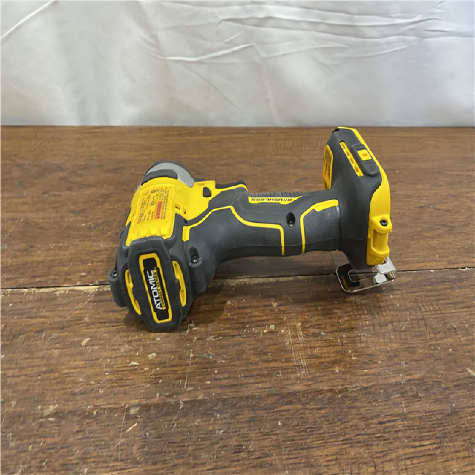 AS-IS DEWALT ATOMIC 20V MAX* Brushless Cordless Compact 1/4 in. Impact Driver Kit