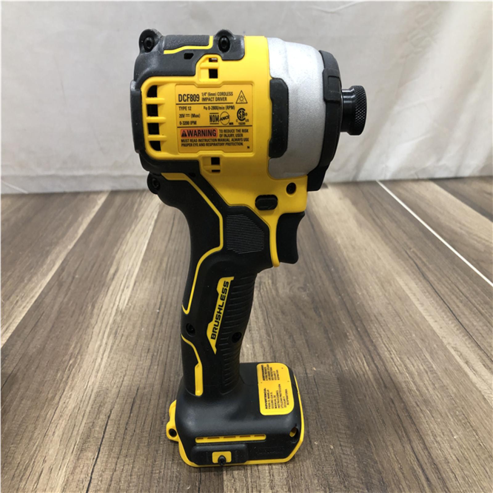 AS-IS DEWALT Atomic 20V Max Lithium-Ion Brushless Cordless Compact 1/4 in. Impact Driver Kit