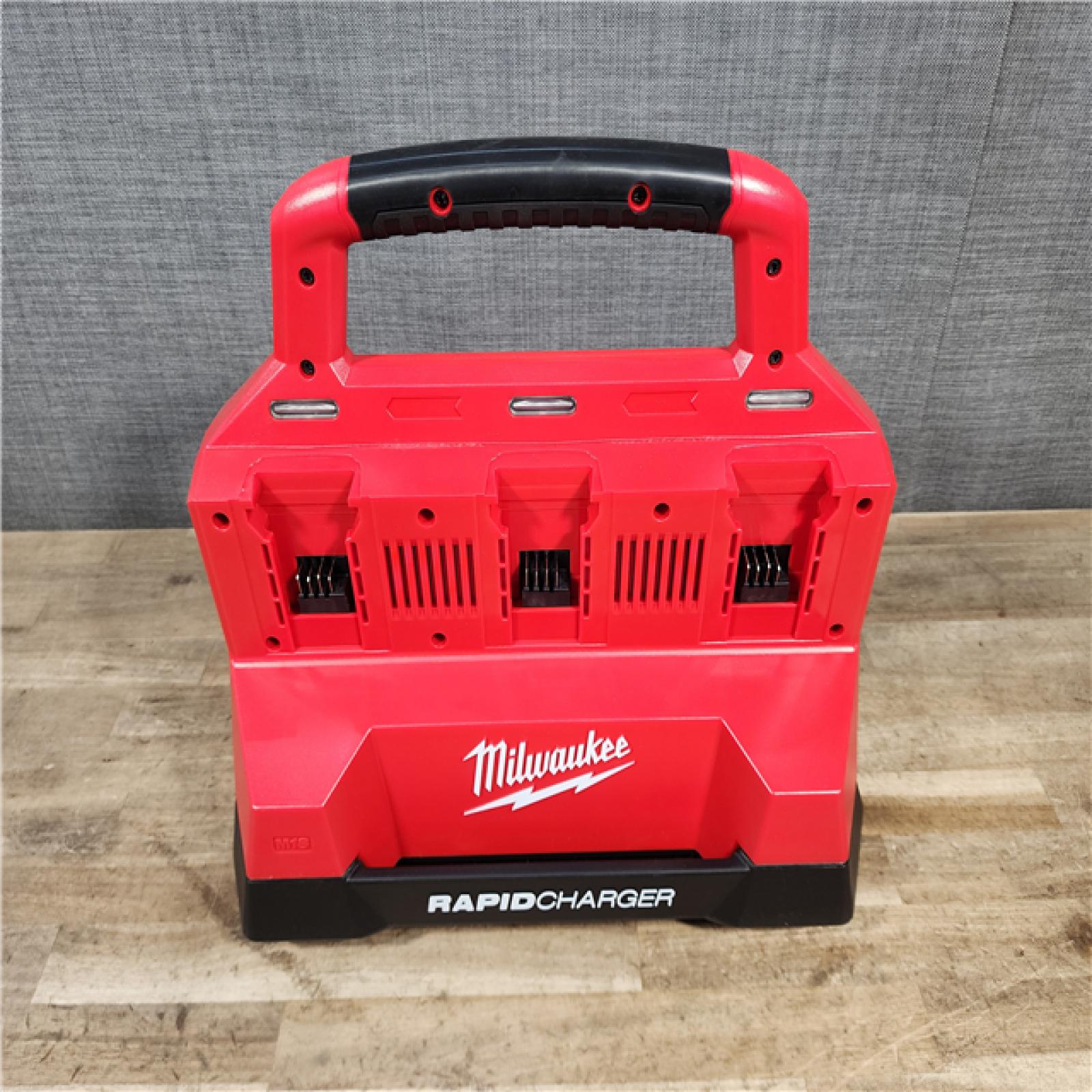 HOUSTON LOCATION - AS-IS Milwaukee M18 Packout Six Bay Rapid Charger