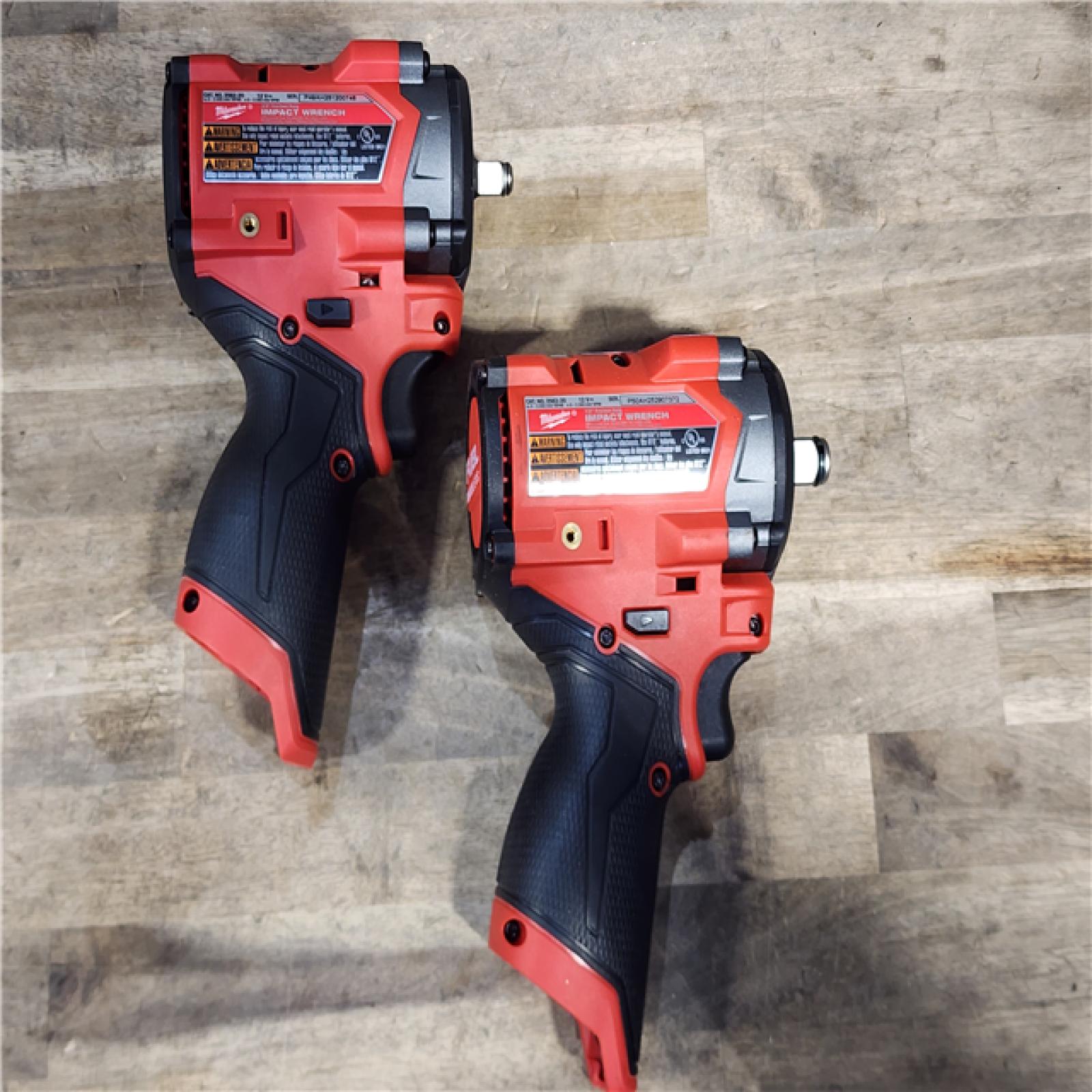 HOUSTON LOCATION - AS-IS MILWAUKEE 2 TOOL COMBO KIT W/ (2) BATTERY & CHARGER