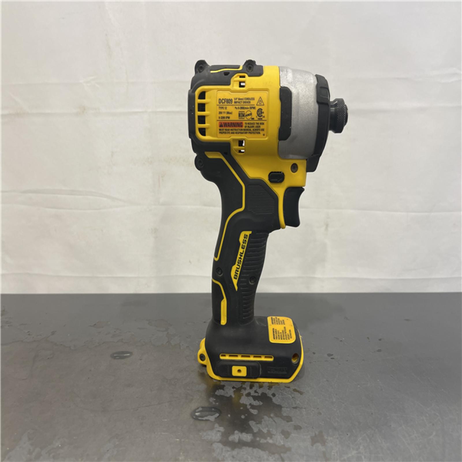 AS-IS- DEWALT Atomic 20V Max Lithium-Ion Brushless Cordless Compact 1/4 in. Impact Driver Kit
