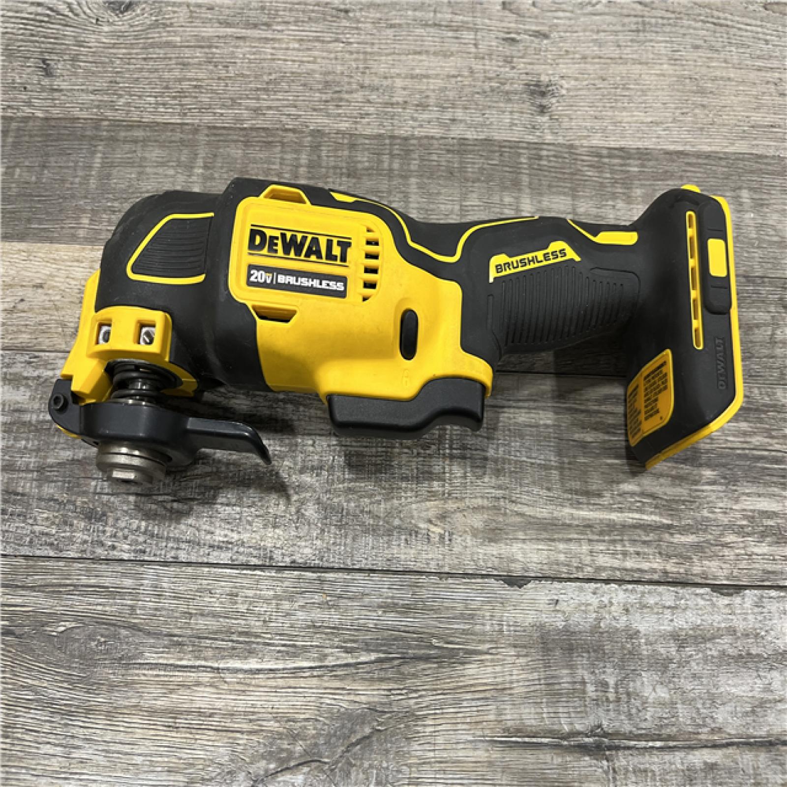 AS-IS DEWALT ATOMIC 20V MAX Cordless Brushless Oscillating Multi Tool Kit