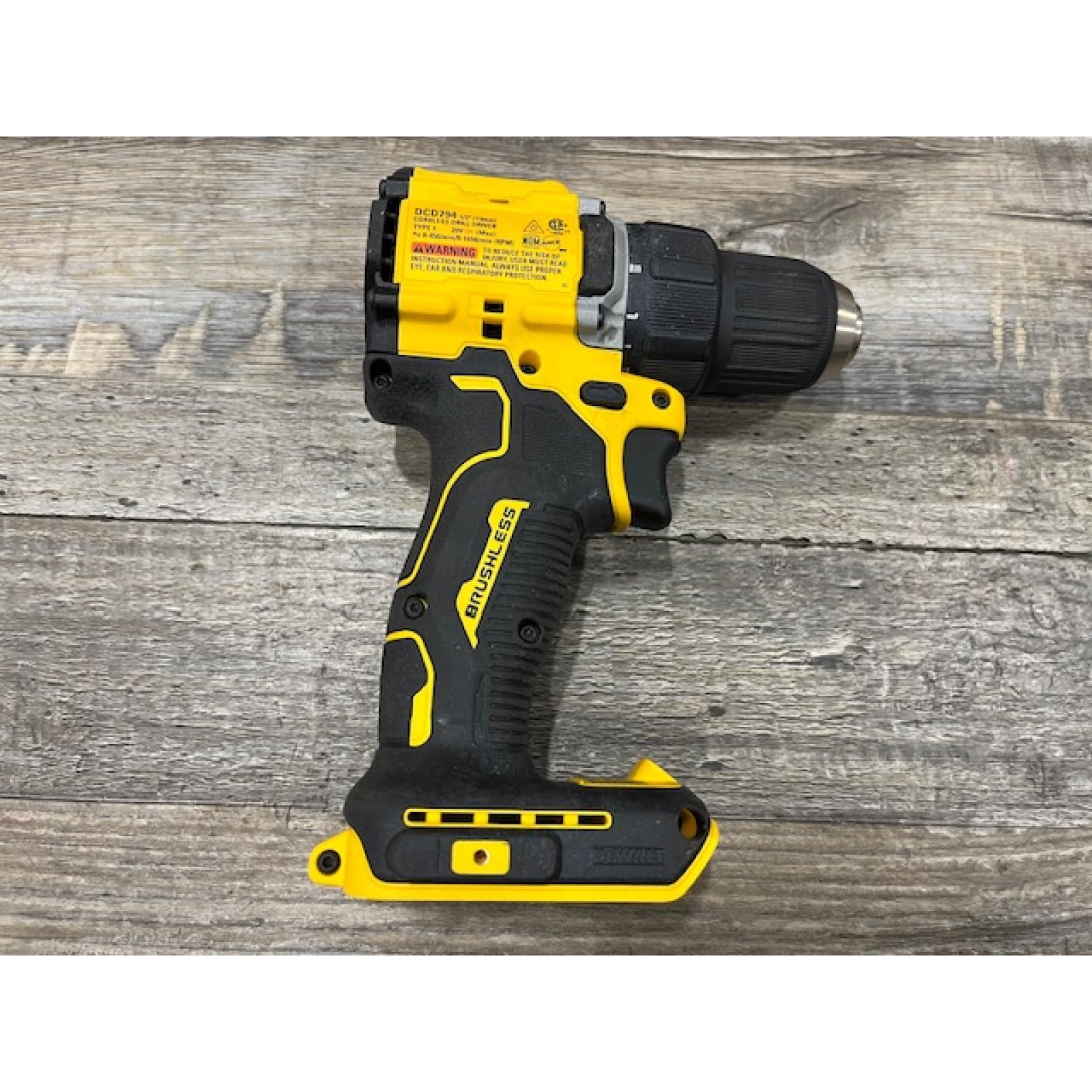 AS-IS DEWALT Atomic 20V Lithium-Ion Cordless Compact 1/2 in. Drill/Driver Kit