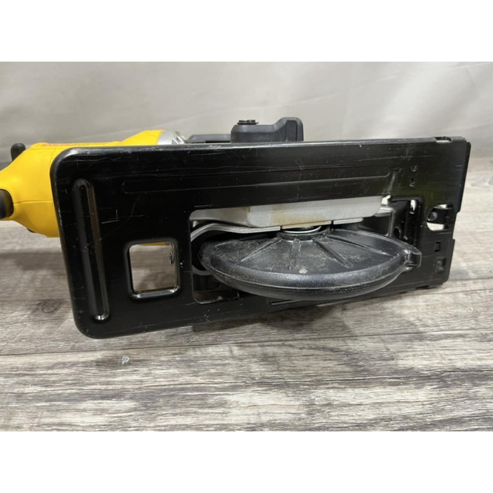 AS-IS DEWALT ATOMIC 20V MAX Cordless Brushless 4-1/2 in. Circular Saw (Tool Only)