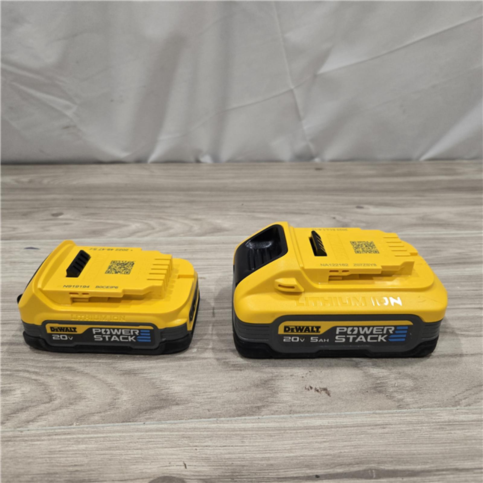 AS-IS Dewalt 20V MAX POWERSTACK Lithium-Ion Batteries and Charger Starter Kit (1.7 Ah/5 Ah) - DCBP315-2C