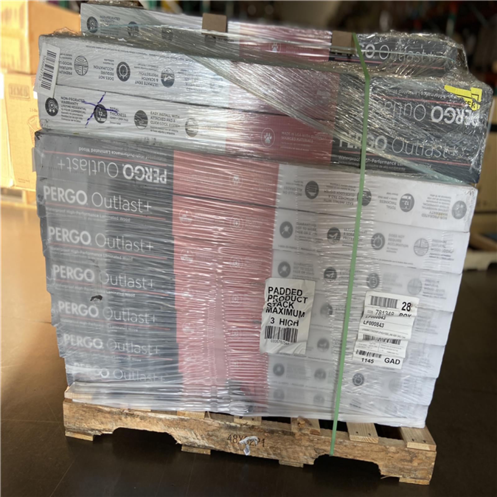 DALLAS LOCATION - Pergo Outlast+ Auburn Scraped Oak 12 mm T x 6.1 in. W Waterproof Laminate Wood Flooring (16.12 sq. ft./case) PALLET -(37 CASES)