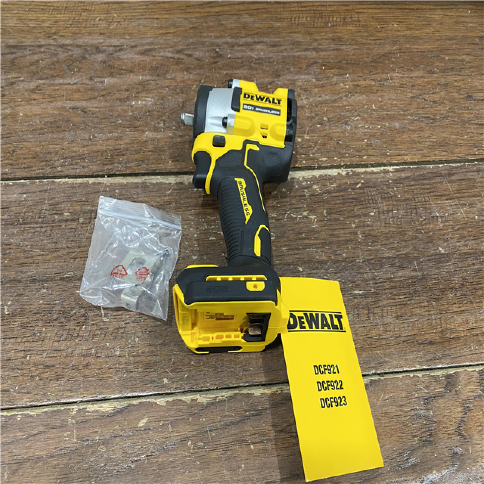 AS-IS DeWalt 20V MAX ATOMIC 3/8 in. Cordless Brushless Compact Impact Wrench Tool Only