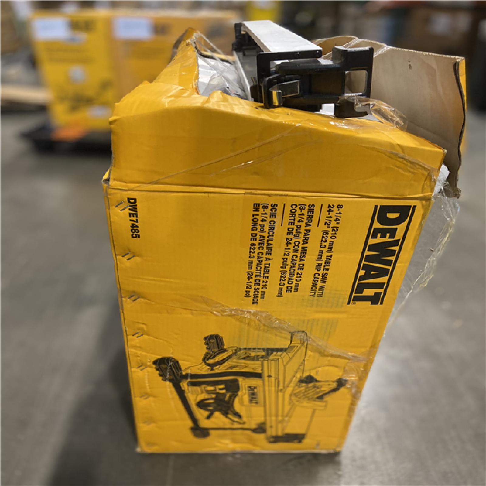 AS-IS - DEWALT 15 Amp Corded 8-1/4 in. Compact Portable Jobsite Tablesaw