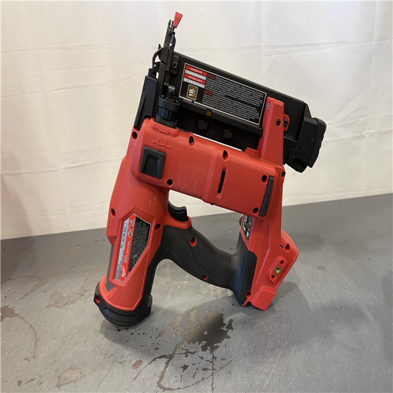 AS-IS - Milwaukee M18 FUEL 18-Volt Lithium-Ion Brushless Cordless Gen II 18-Gauge Brad Nailer