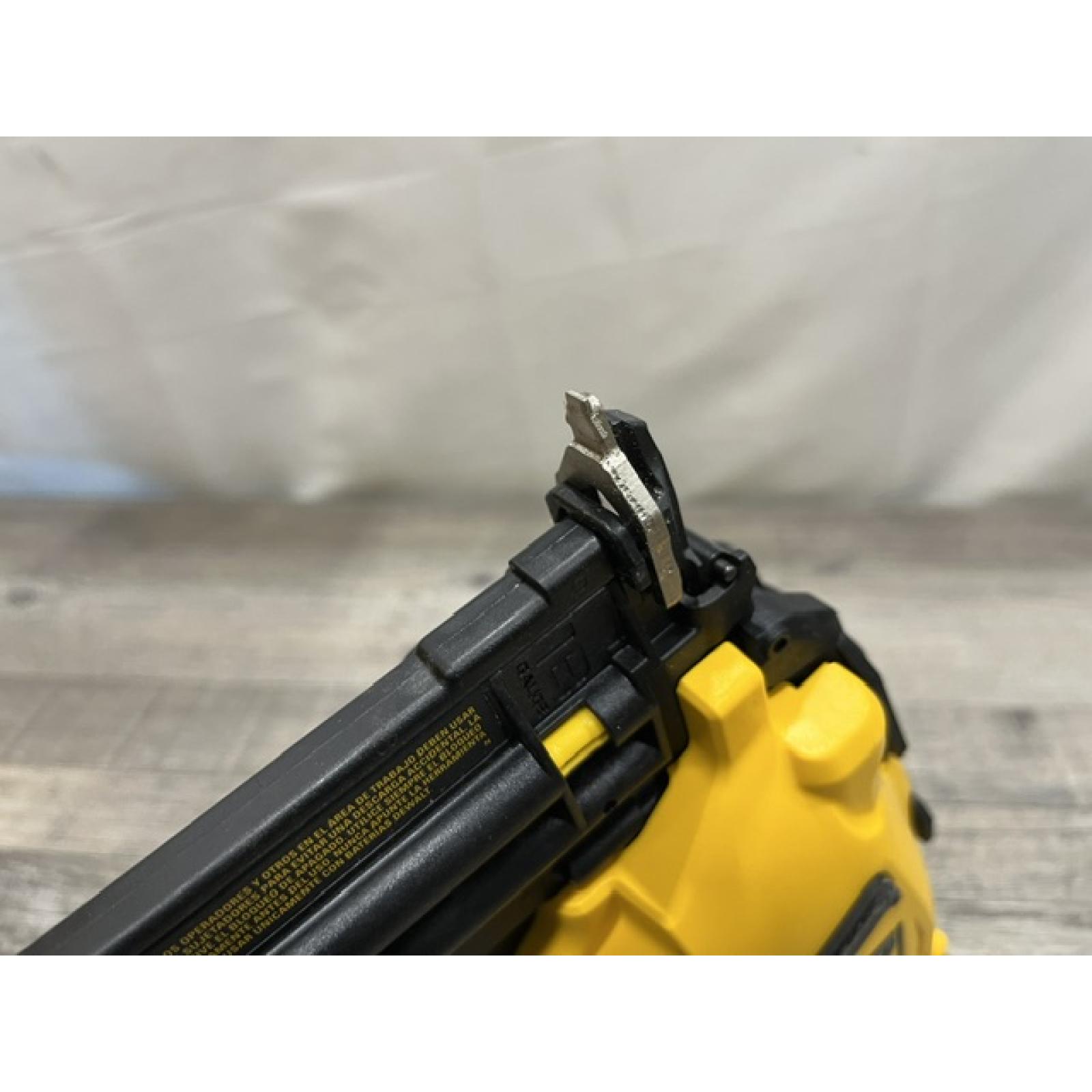 AS-IS DEWALT 20V MAX XR 18 Gauge Cordless Brad Nailer (Tool Only)