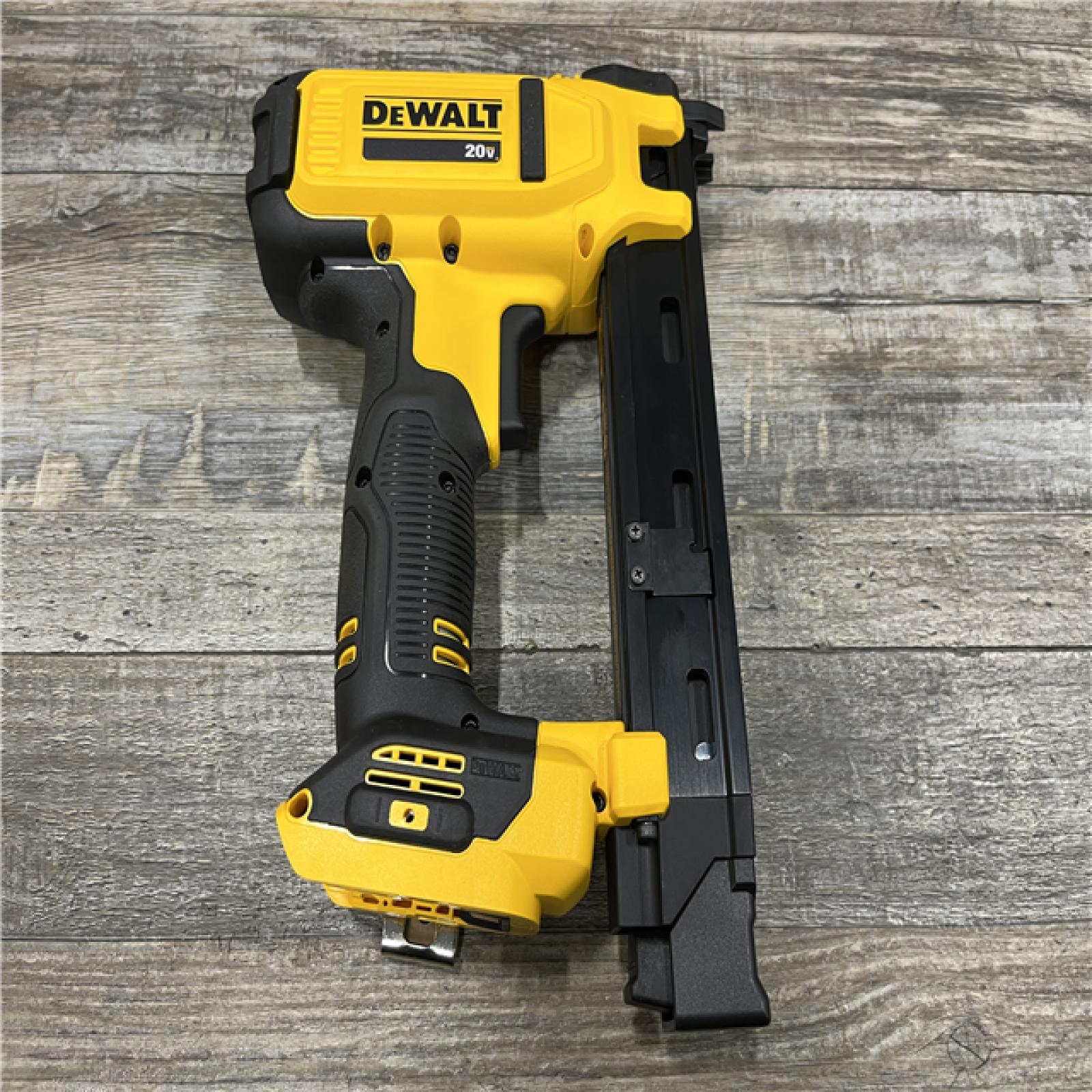 AS-IS DEWALT 20V MAX Lithium-Ion Cordless Cable Stapler Kit