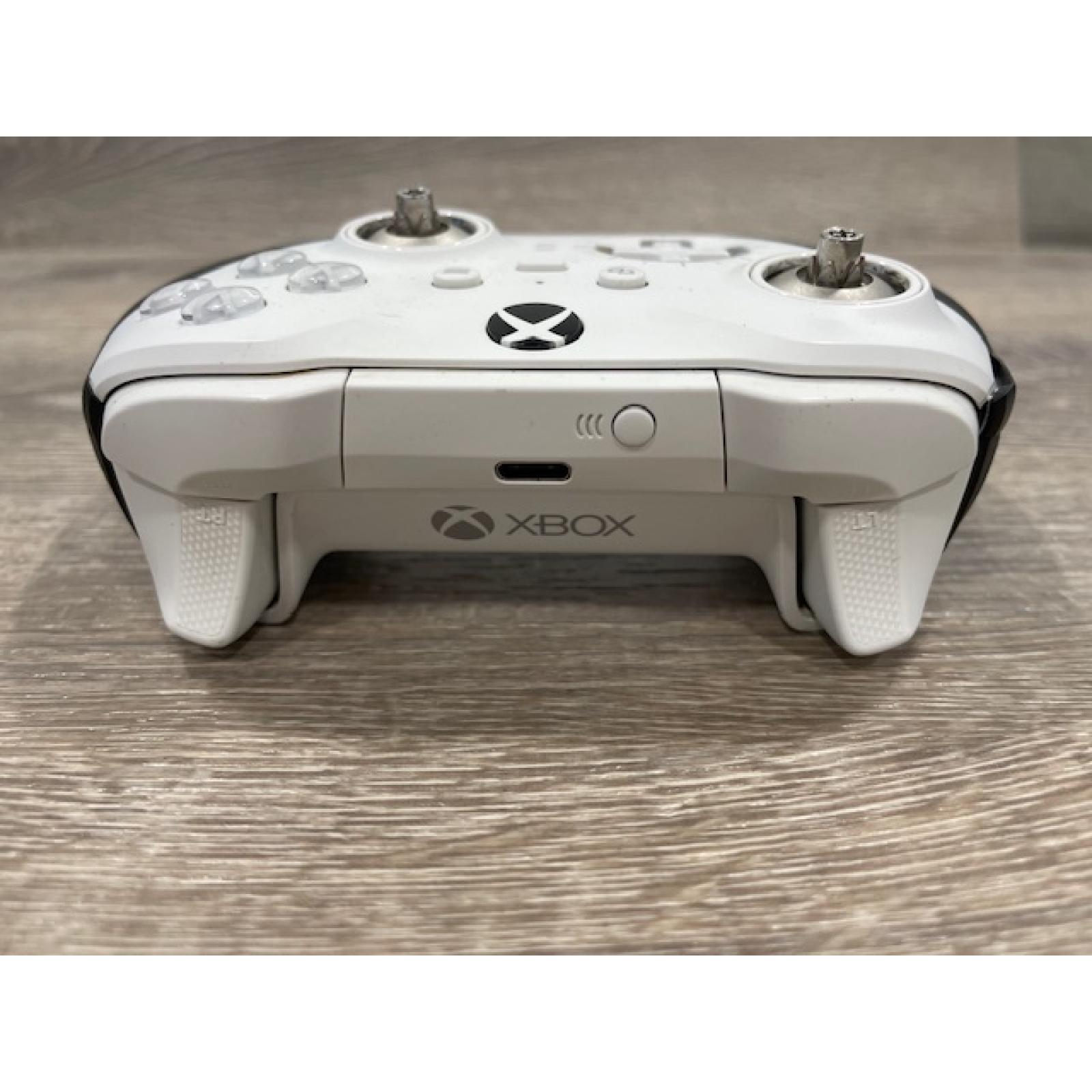 AS-IS Microsoft Elite Wireless Controller Series 2 for Xbox Series X  Xbox Series S  Xbox One in White