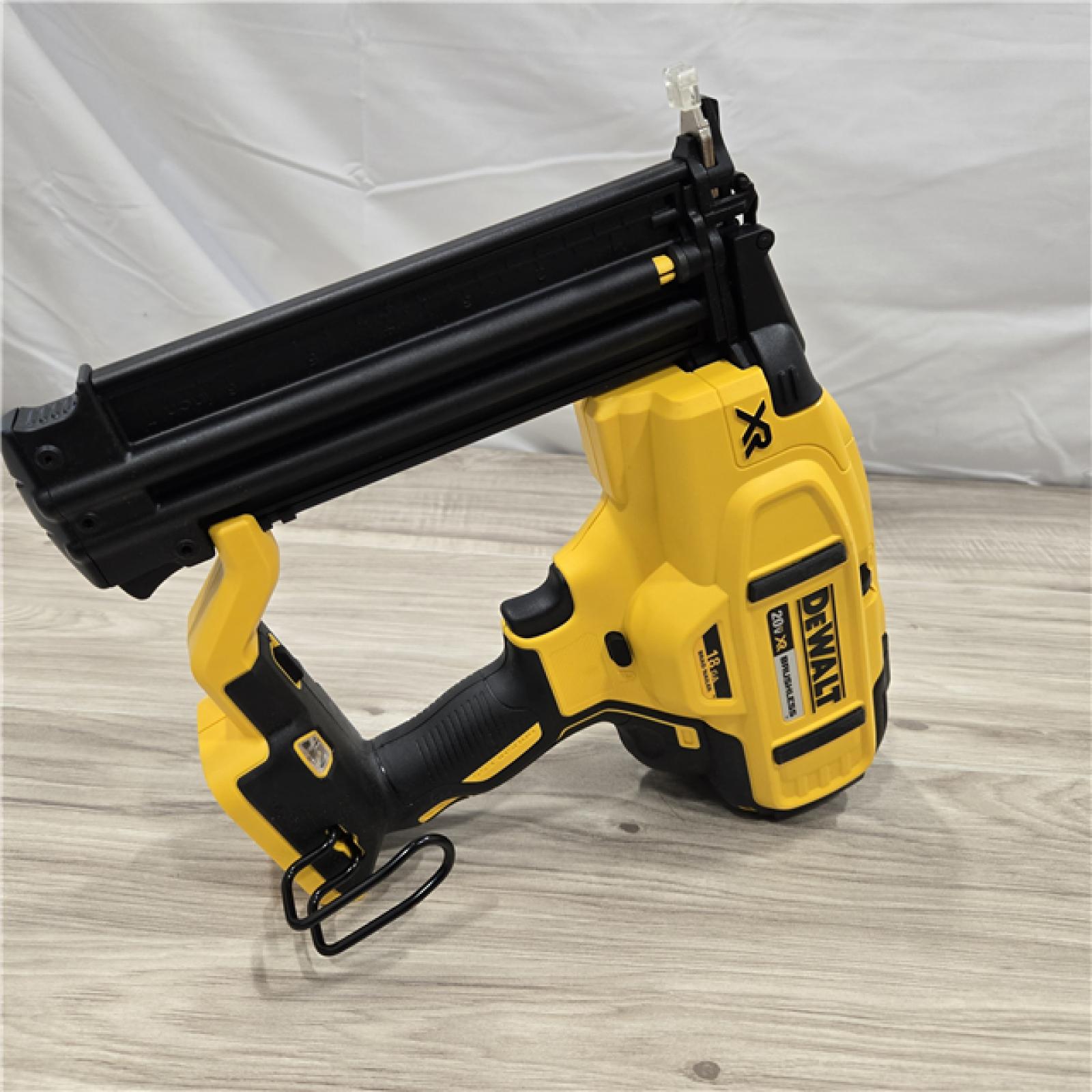 LIKE NEW! - DeWalt 20V MAX XR Electric Cordless 18-Gauge Brad Nailer (Tool Only)
