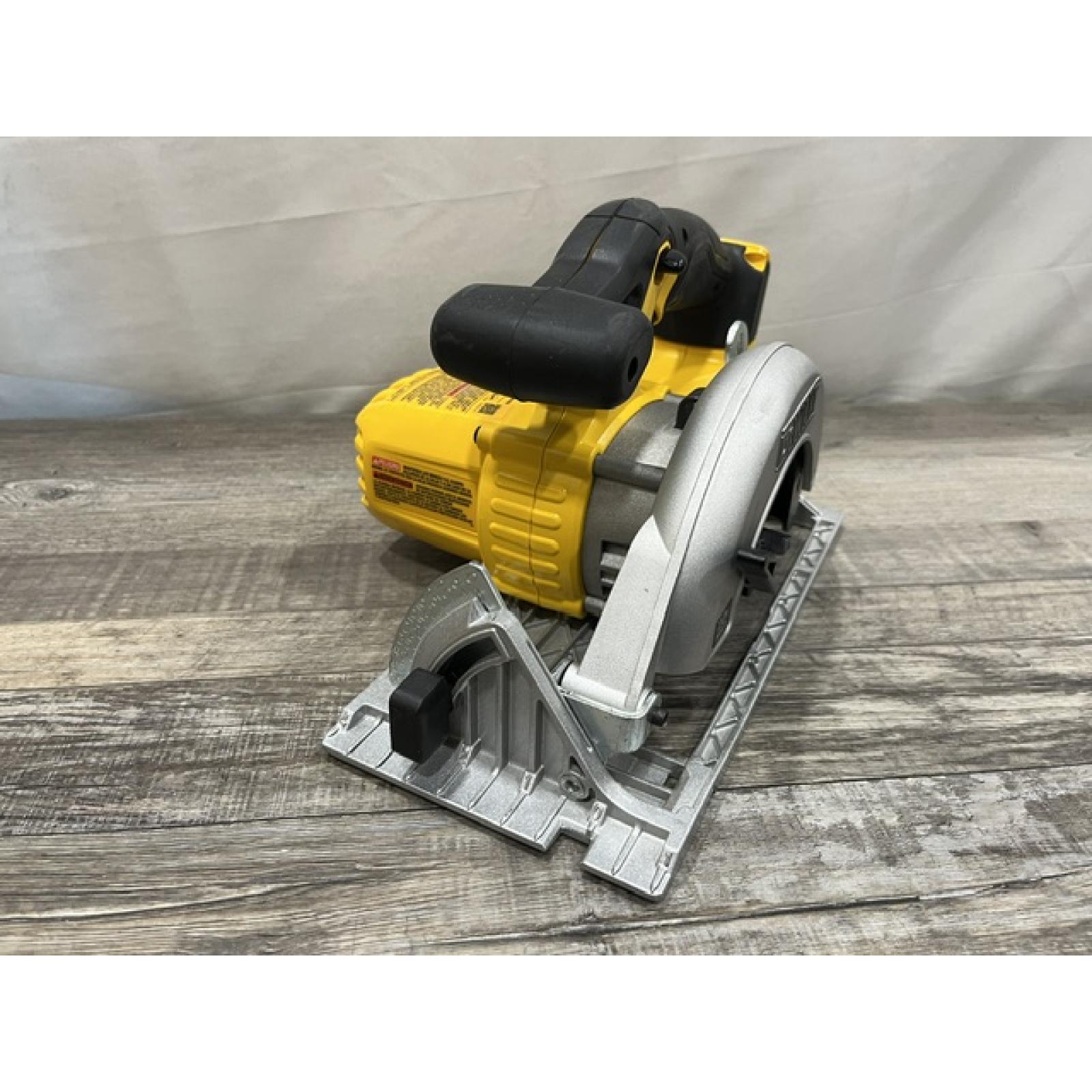 AS-IS DEWALT 6-1/2'' 165MM CIRCULAR SAW (Tool-Only)