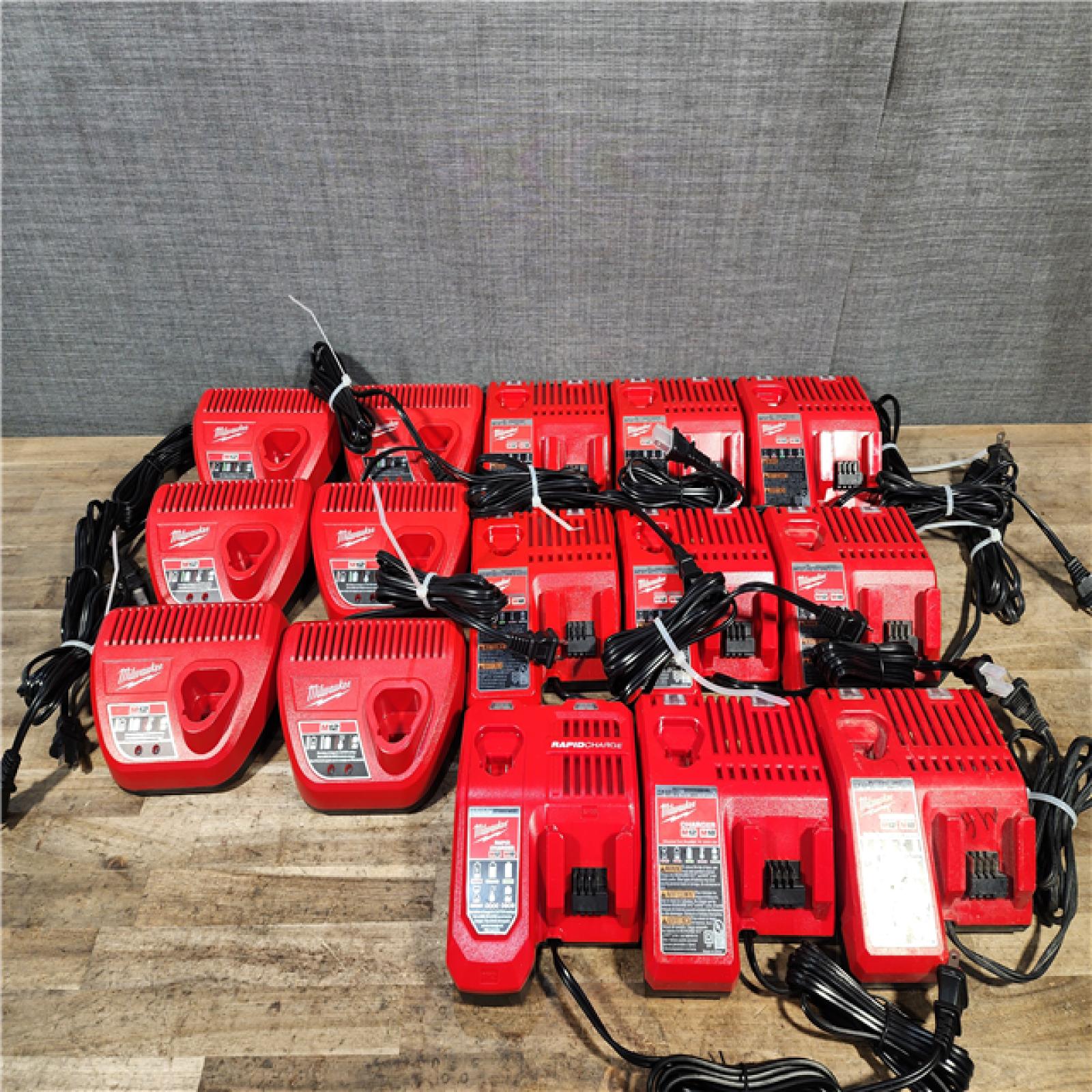 HOUSTON LOCATION - AS-IS MILWAUKEE BATTERY CHARGER PACK QTY - 15