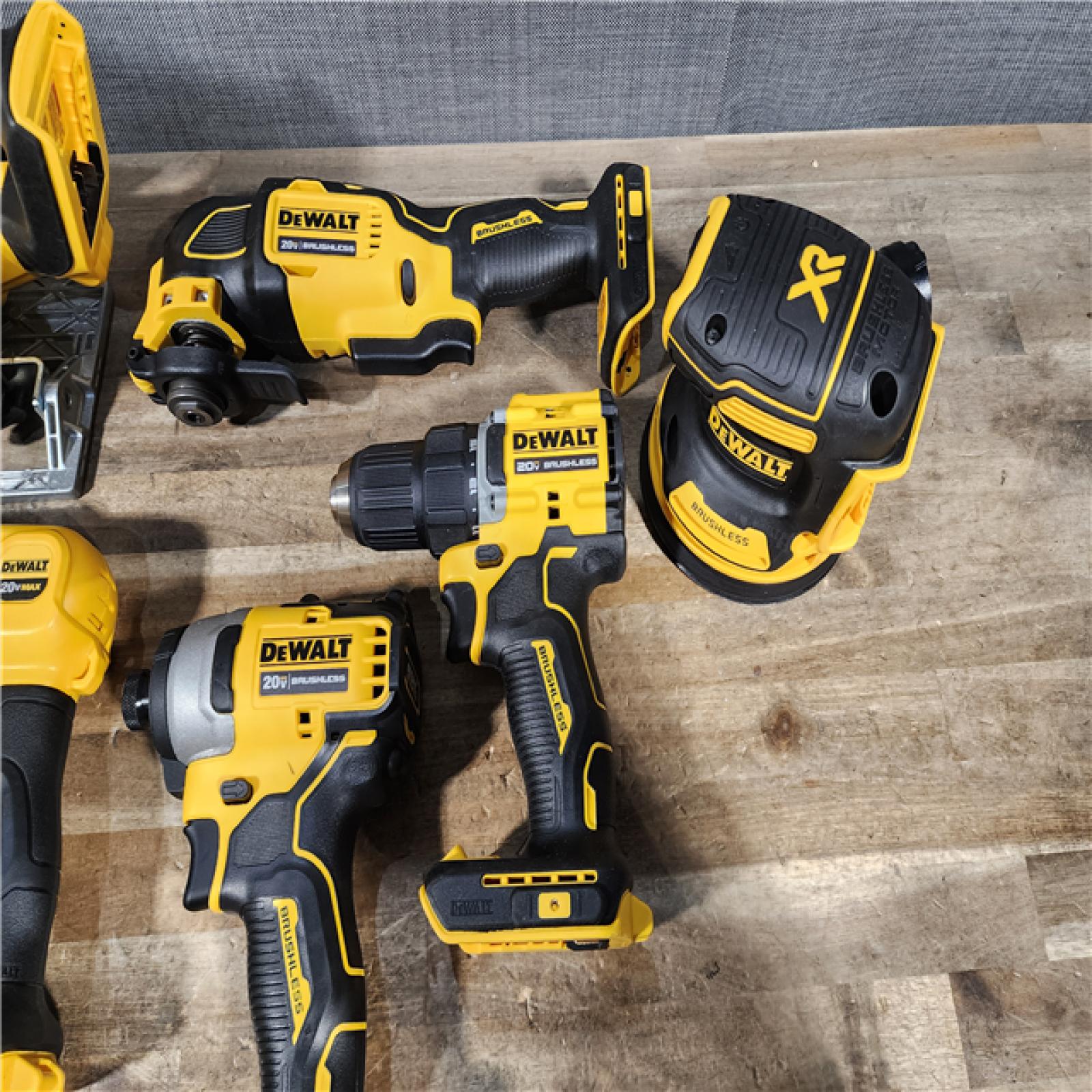 HOUSTON LOCATION - AS-IS DEWALT 20V Lithium-Ion Cordless 6-Tool Combo Kit with (2) Batteries and Charger