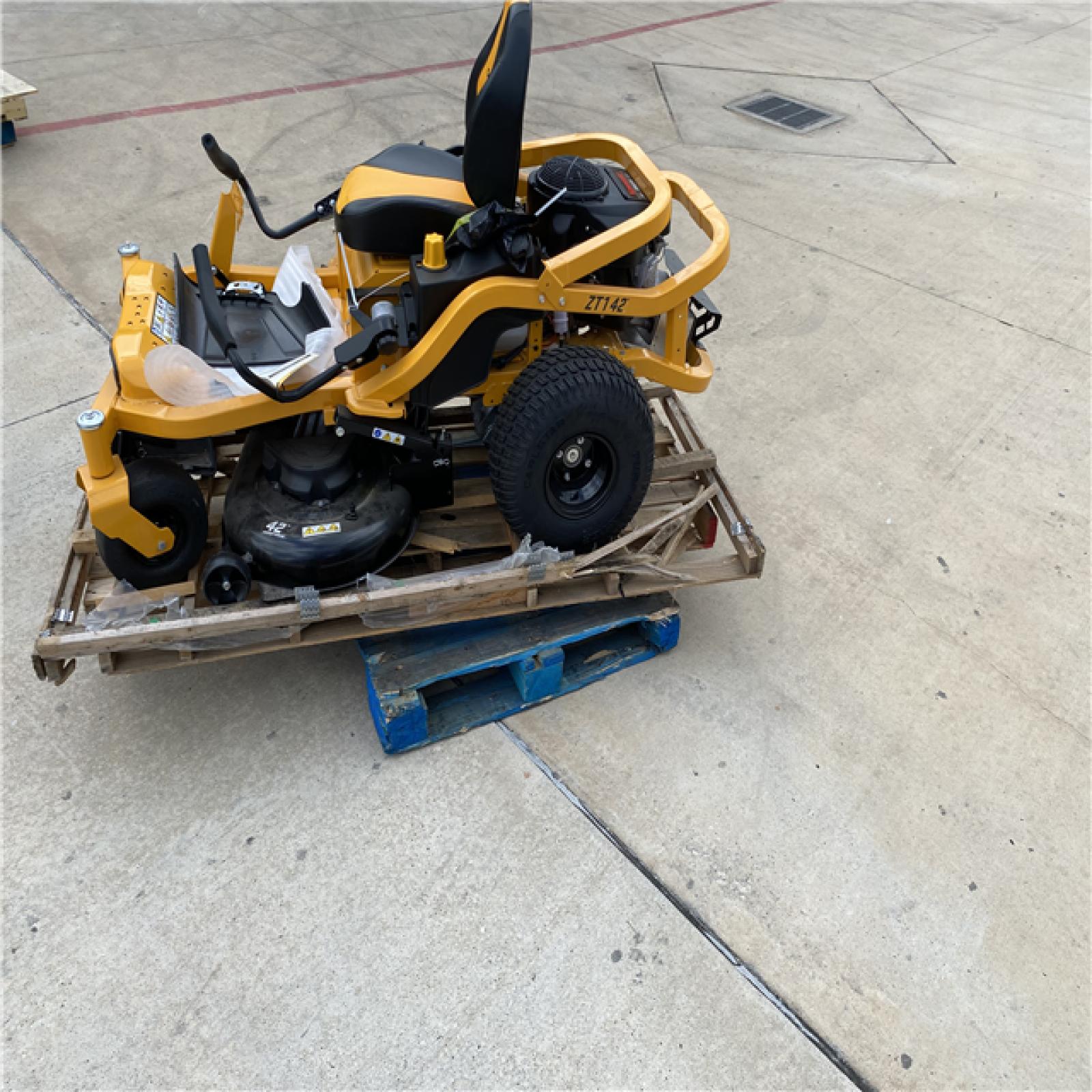 Houston Location - AS-IS Cub Cadet ZT1 42 Riding Mower