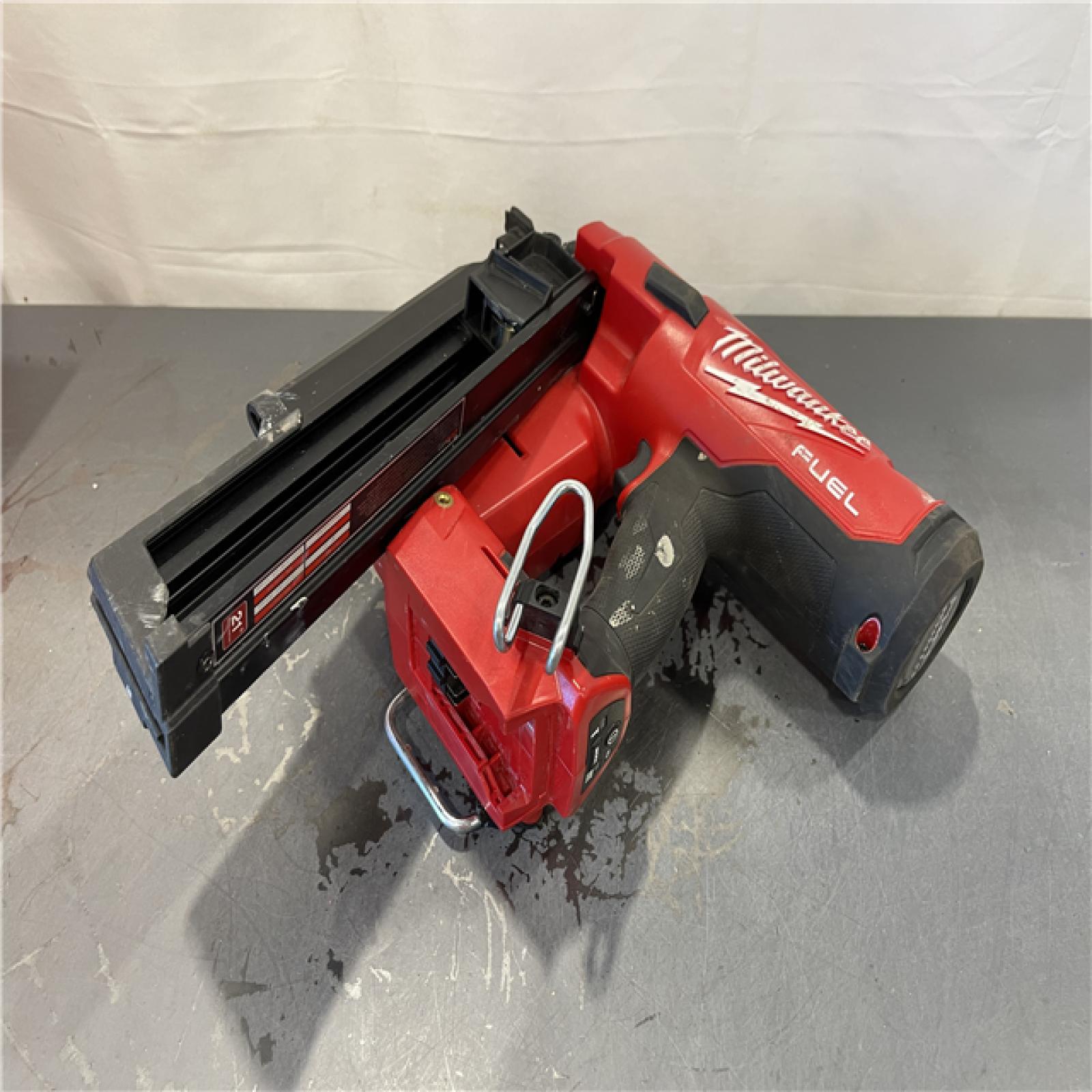 AS-IS - Milwaukee M18 FUEL 3-1/2 in. 18-Volt 21-Degree Lithium-Ion Brushless Cordless Framing Nailer