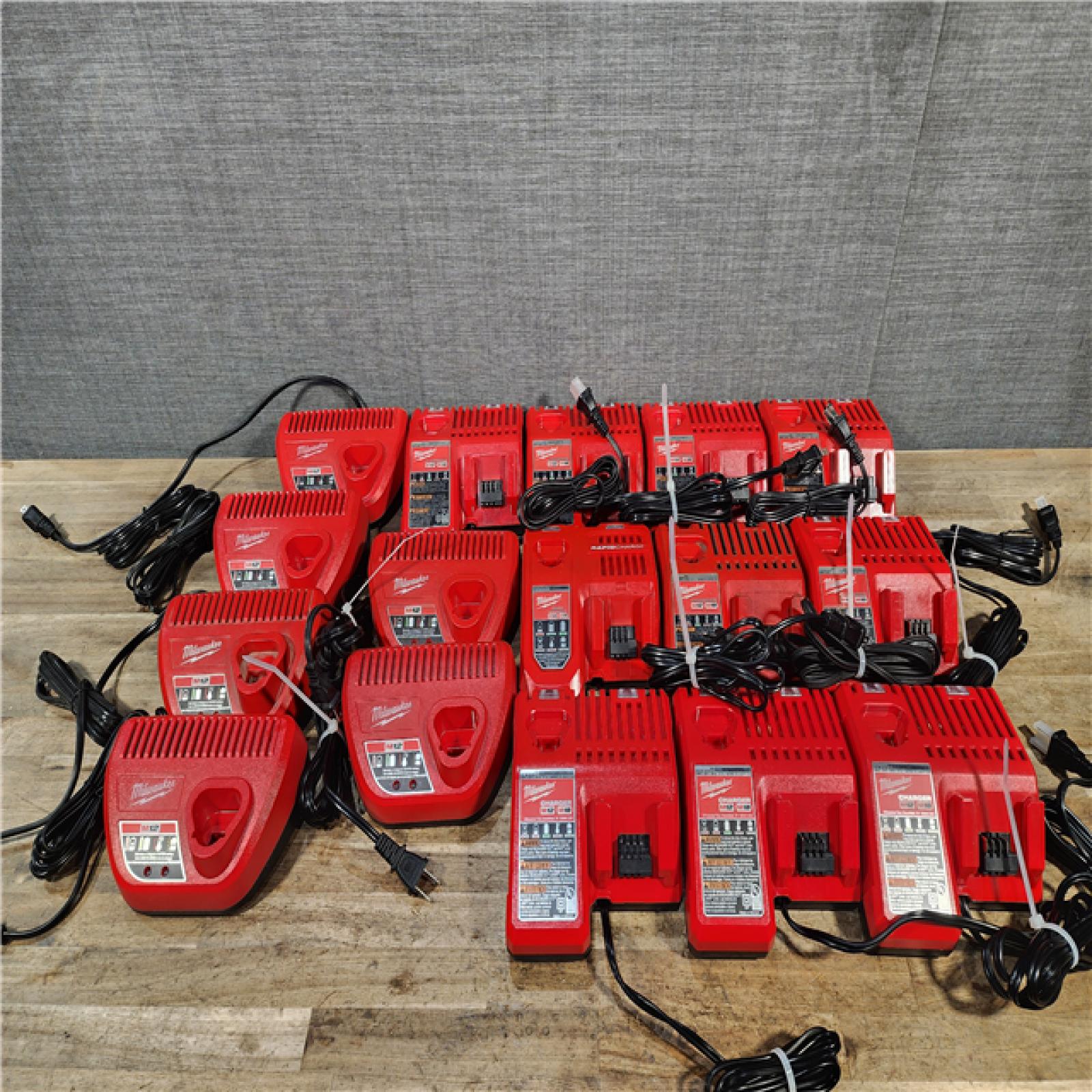 HOUSTON LOCATION - AS-IS MILWAUKEE BATTERY CHARGER PACK QTY - 16