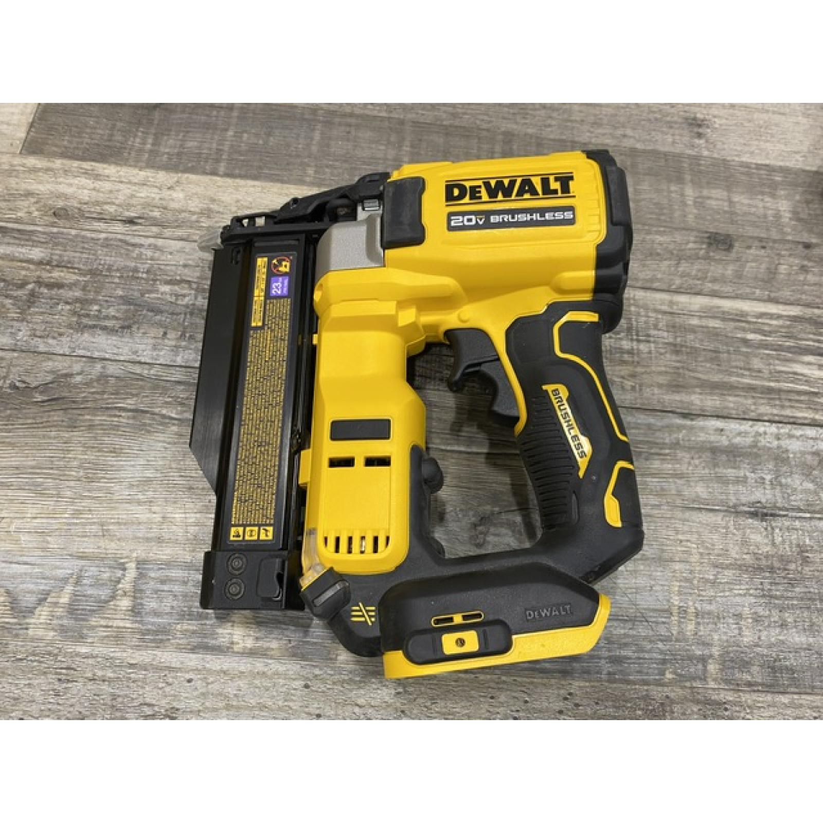 AS-IS DEWALT ATOMIC 20V MAX Lithium Ion Cordless 23 Gauge Pin Nailer Kit