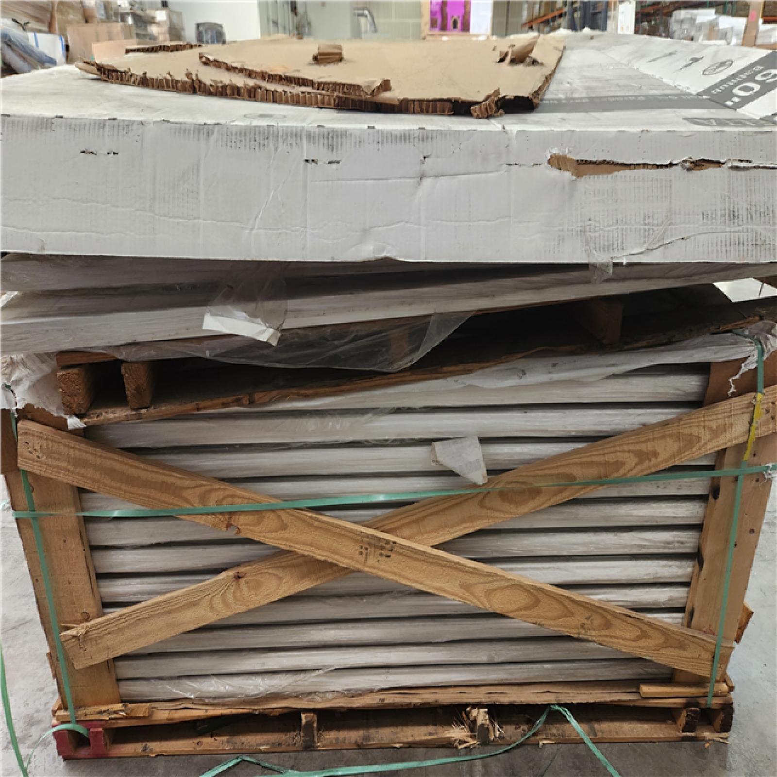 Phoenix Veranda 6 ft. H x 6 ft. W White Windham Vinyl Fence Panel Pallet (23-Pieces) with Shower Wall