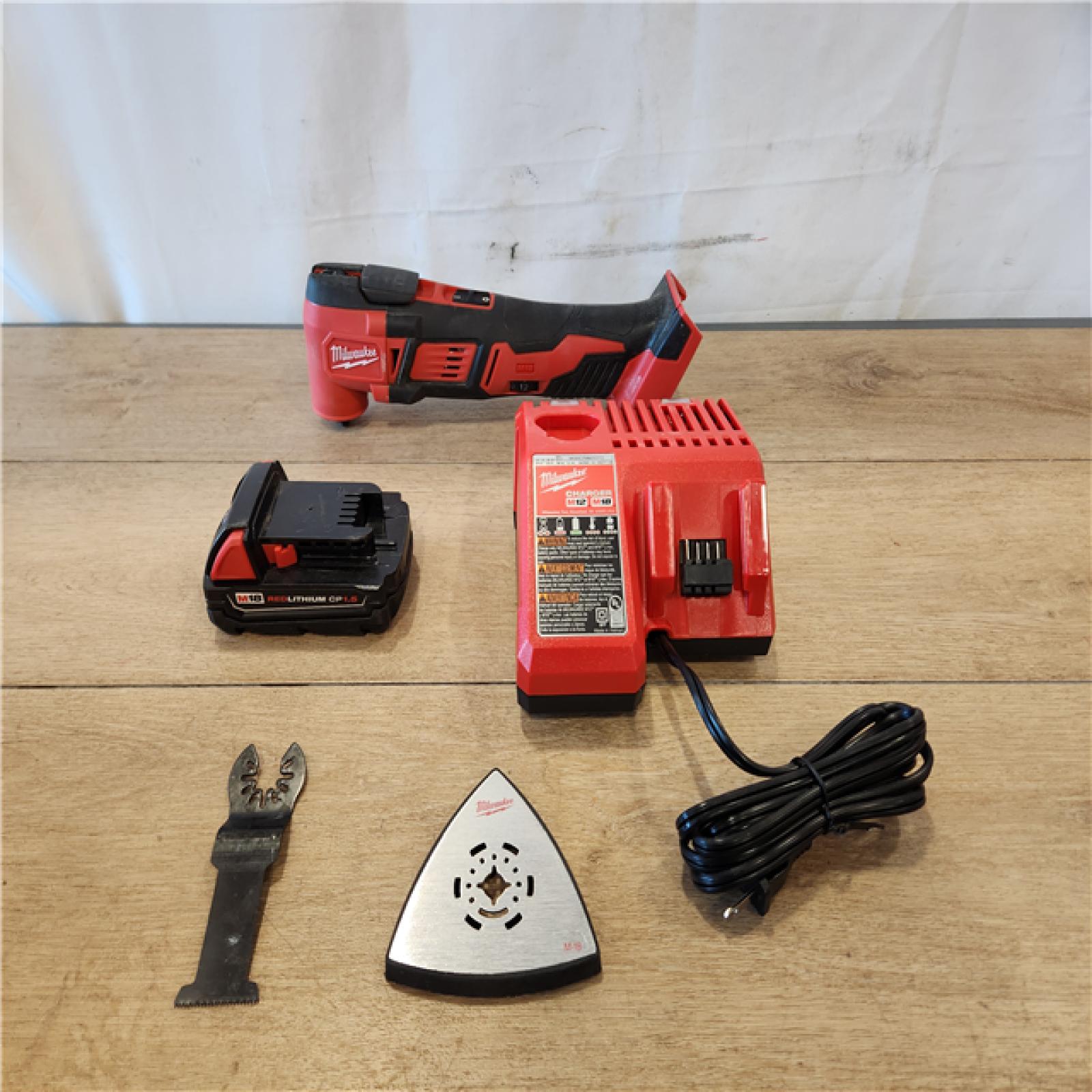 AS-IS- Milwaukee 18V Lithium-Ion Cordless Oscillating Multi-Tool Kit