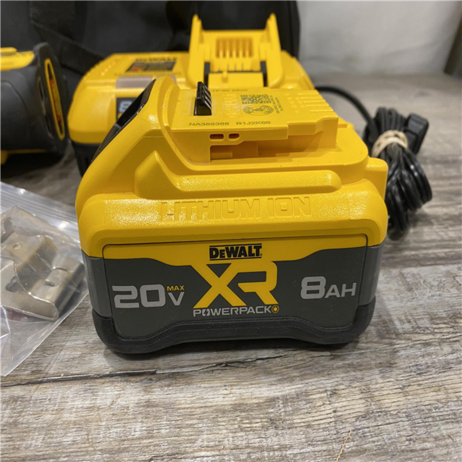 AS-IS DEWALT Atomic 20V Max Lithium-Ion Brushless Cordless Compact 1/4 in. Impact Driver Kit