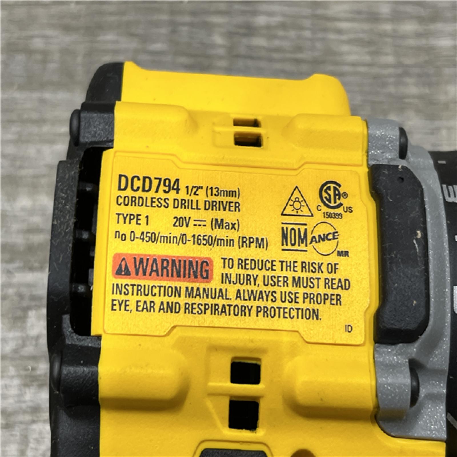 AS-IS DEWALT Atomic 20V Lithium-Ion Cordless Compact 1/2 in. Drill/Driver Kit