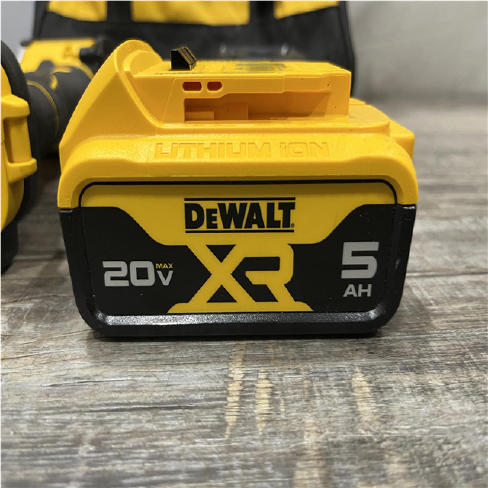 AS-IS DEWALT ATOMIC 20V MAX Lithium-Ion Cordless 1/4 in. Brushless Impact Driver Kit